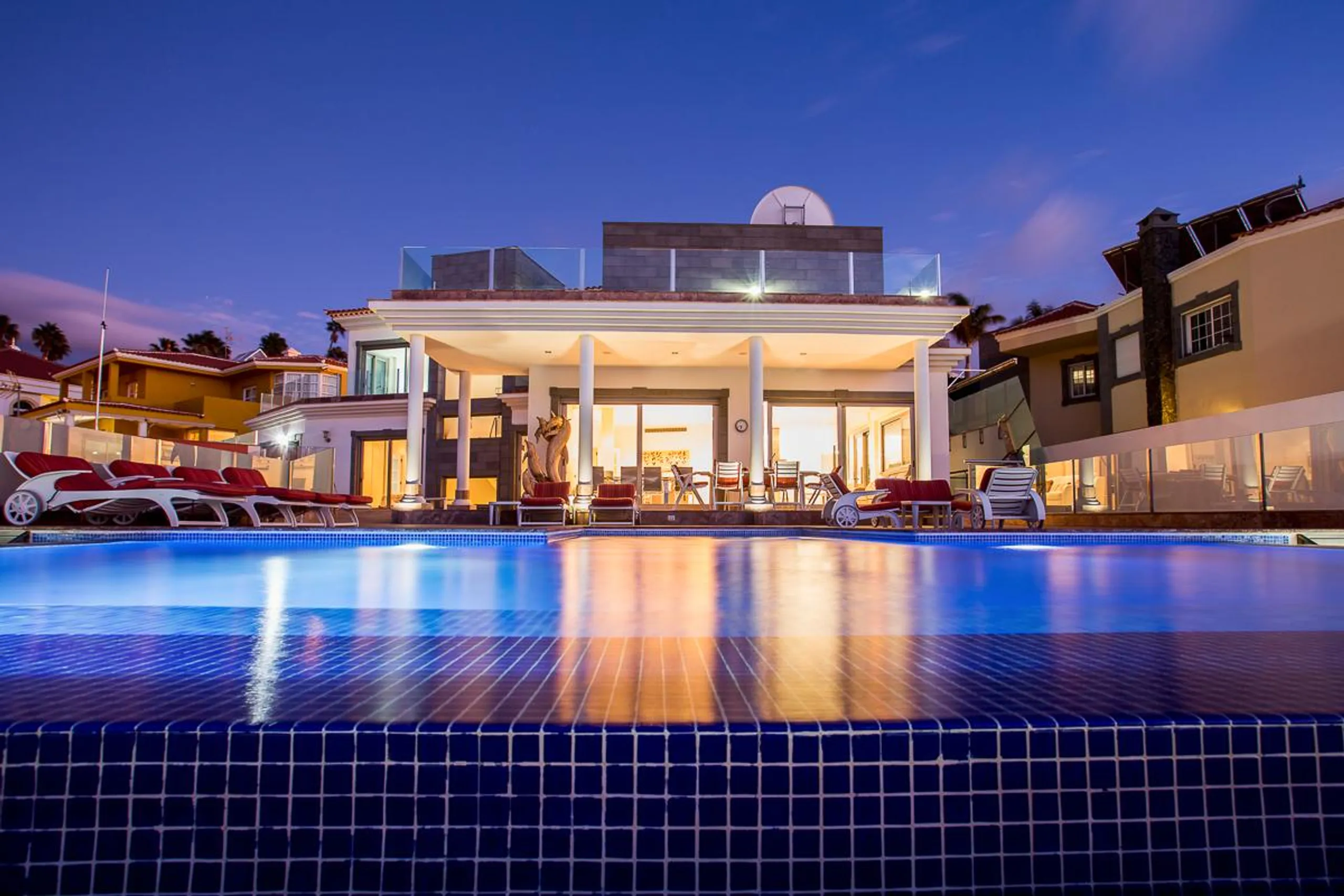 Modern Oceanview Villa with Private Pool, Jacuzzi, and Panoramic Ocean Views, Adeje