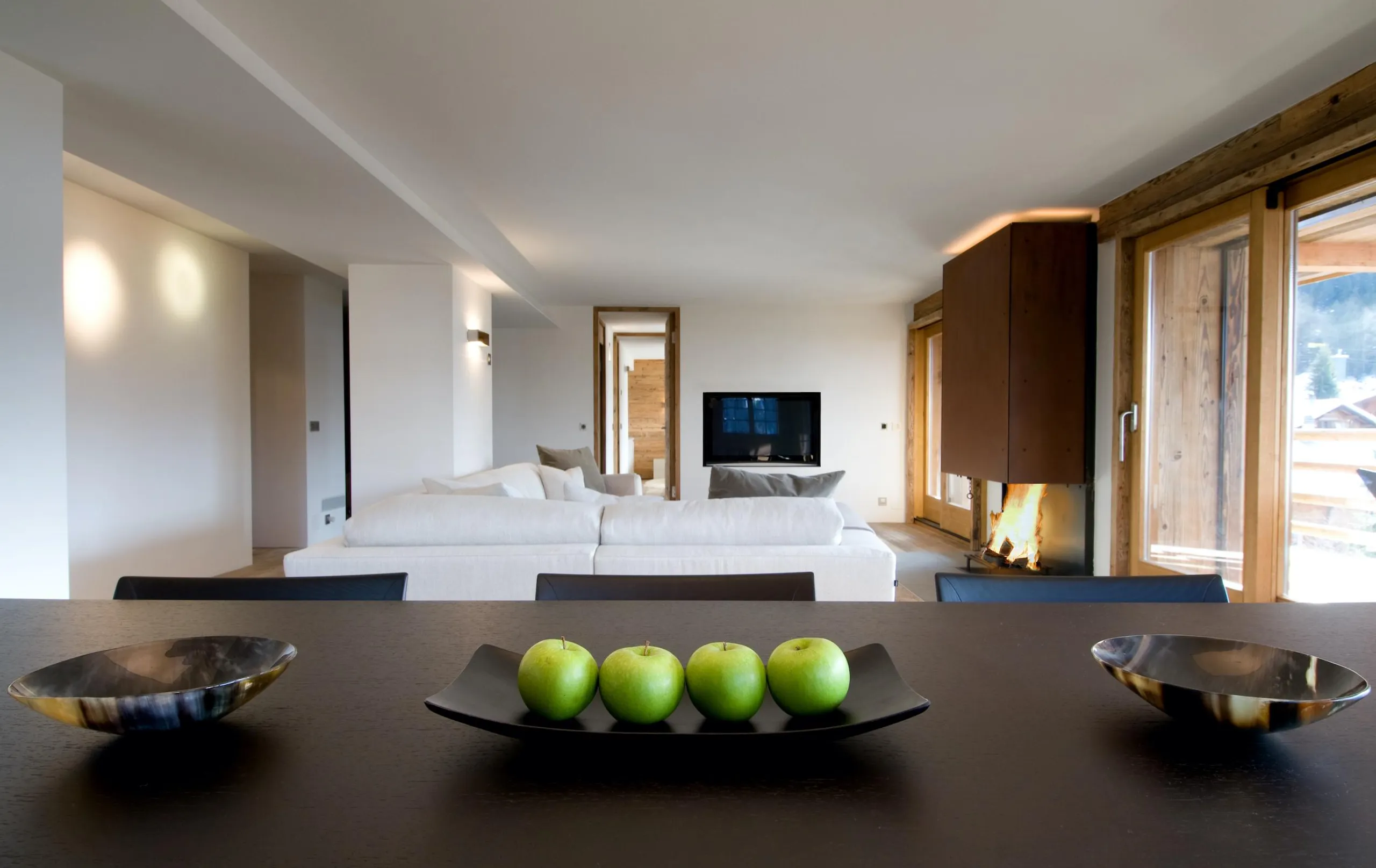 Verbier Swiss Alpine Retreat Estate Centrally Located with Epic Mountain Views — photograph 11