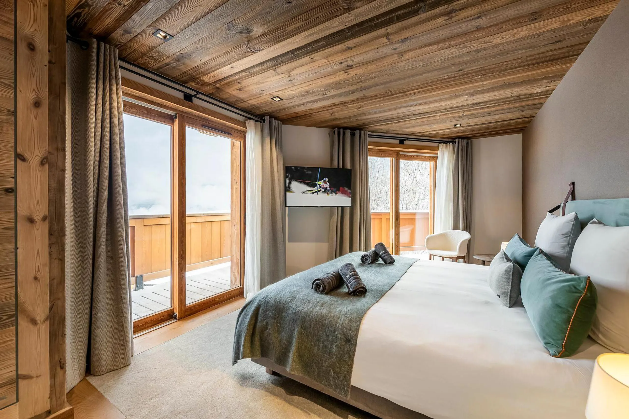 Alpine Luxury Fine Villa in the Heart of Courchevel — photograph 9