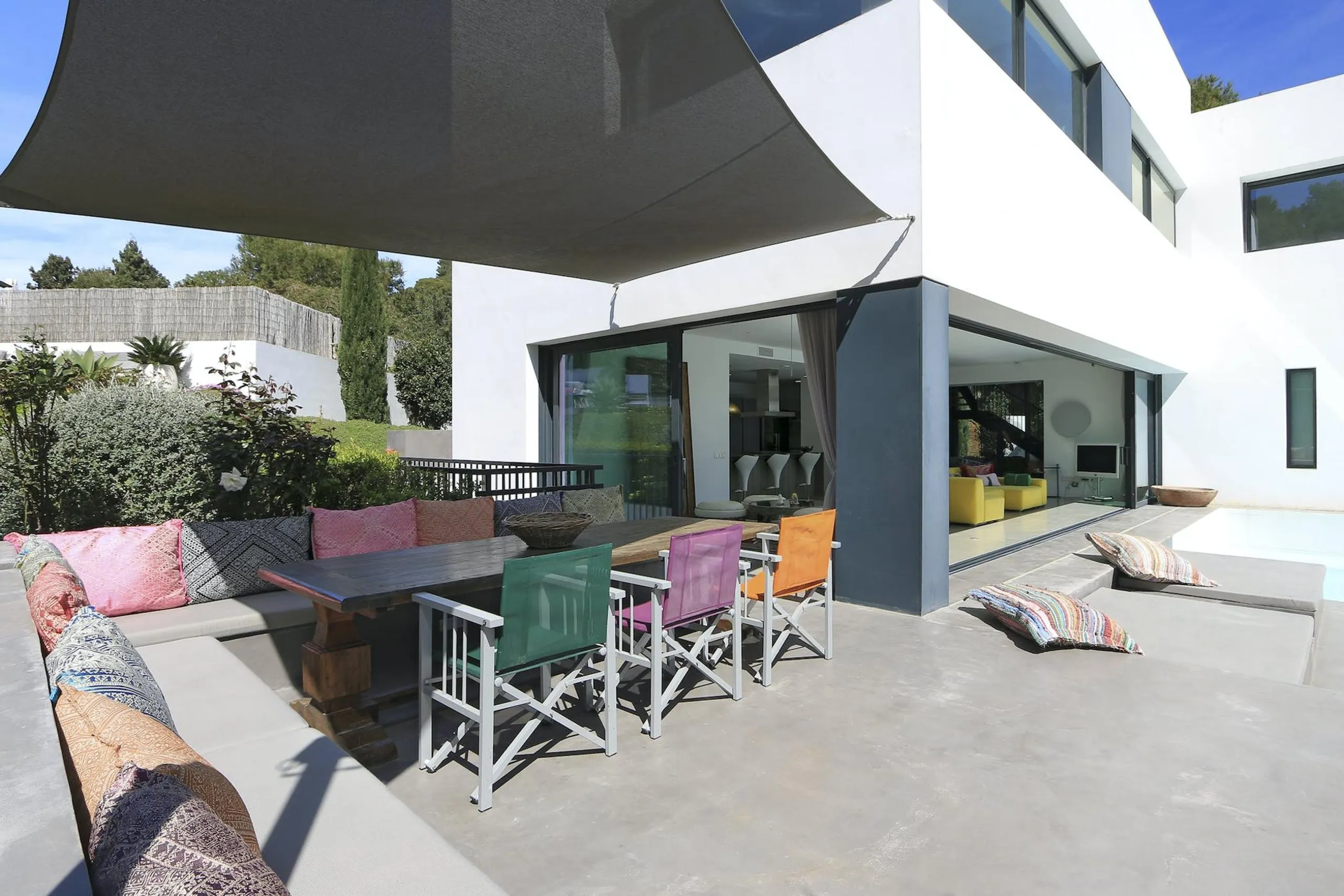 Ibiza Town Luxe Contemporary Estate with Infinity Pool and Incredible Views — photograph 12