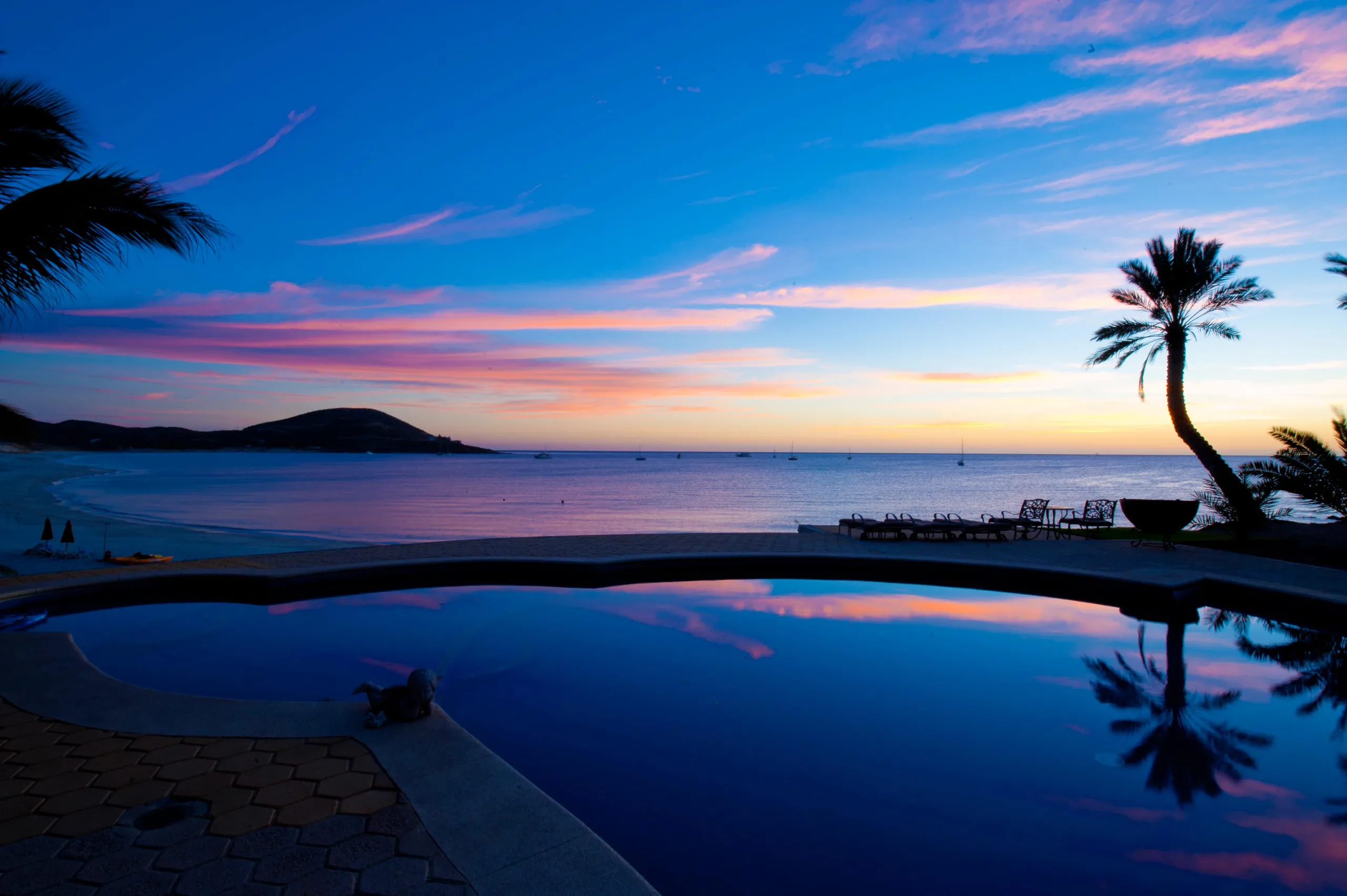 La Paz Luxury Beachfront Compound with Two Villas a Pool and Ocean Views — photograph 4