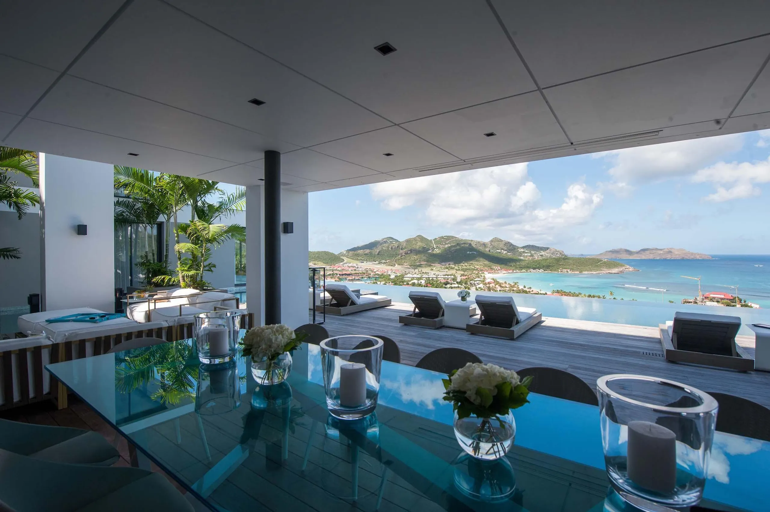 Contemporary Architectural St Jean Estate with Infinity Pool and Amazing Views — photograph 7