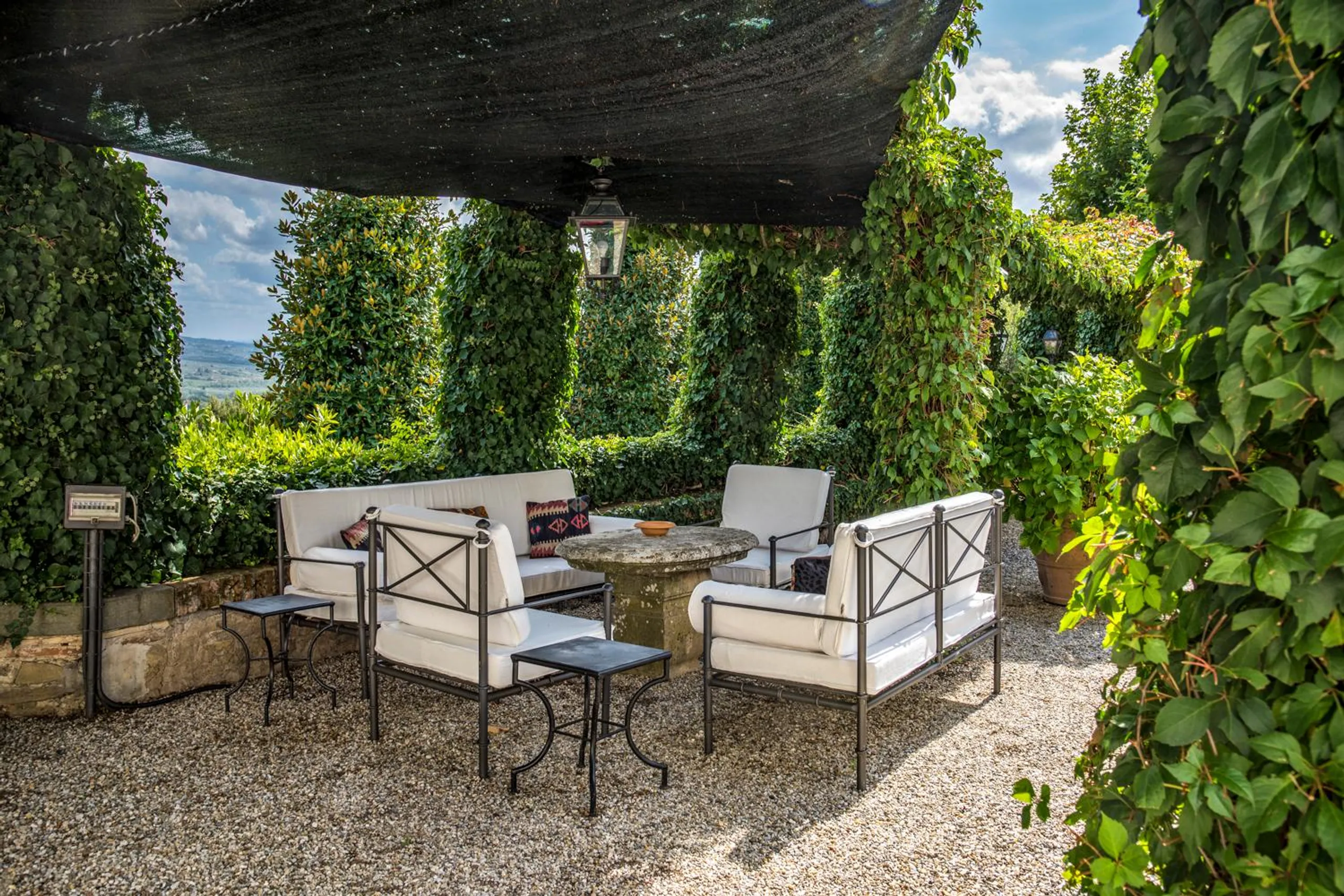 Elegant Tuscan Villa with Private Pool, and Panoramic Views in the Heart of Tuscany — photograph 10