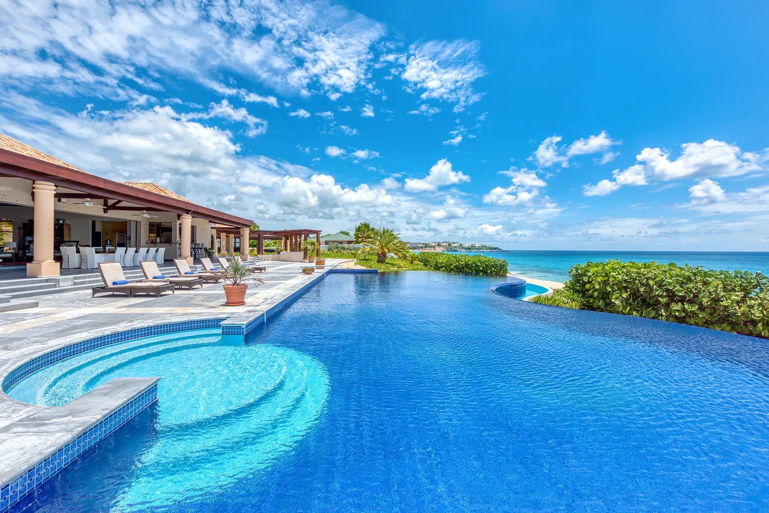 State-of-the-art Villa in Terress Basses with Large Infinity Pool and Beachfront Access — photograph 3