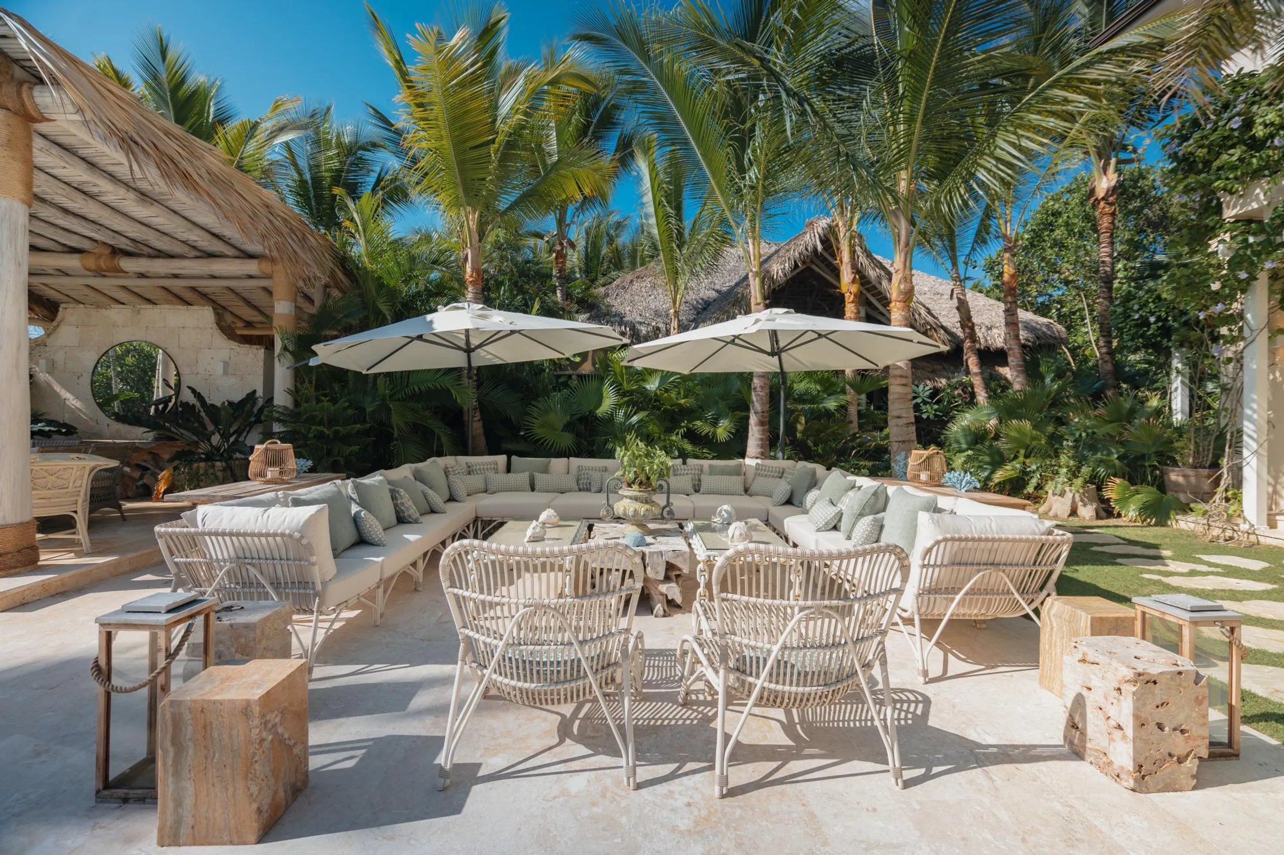 Unique Higuey Villa with Grandiose Pool — photograph 3
