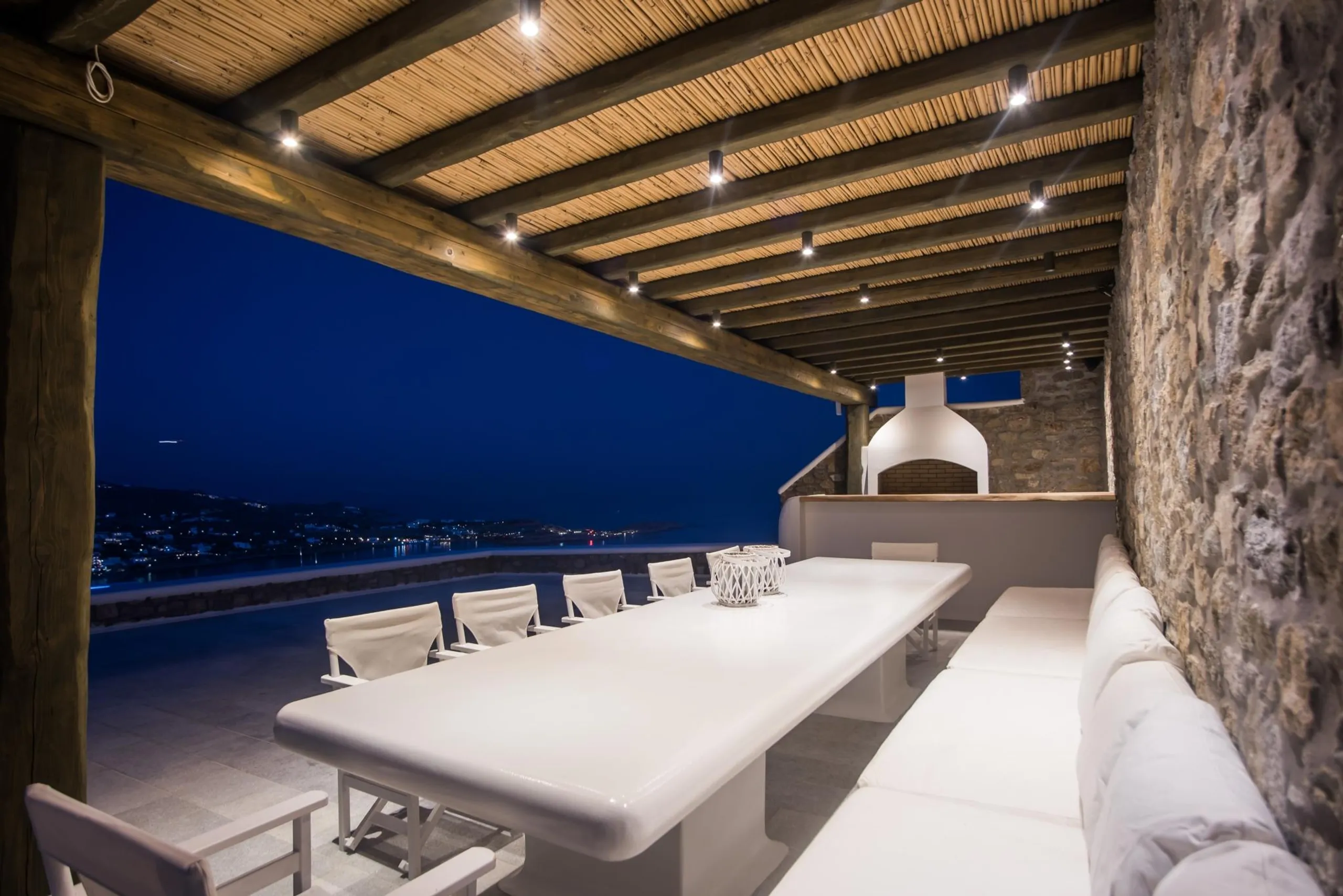 Palatial Mykonos Estate with with Invigorating Pool and Dining Al-Fresco — photograph 6