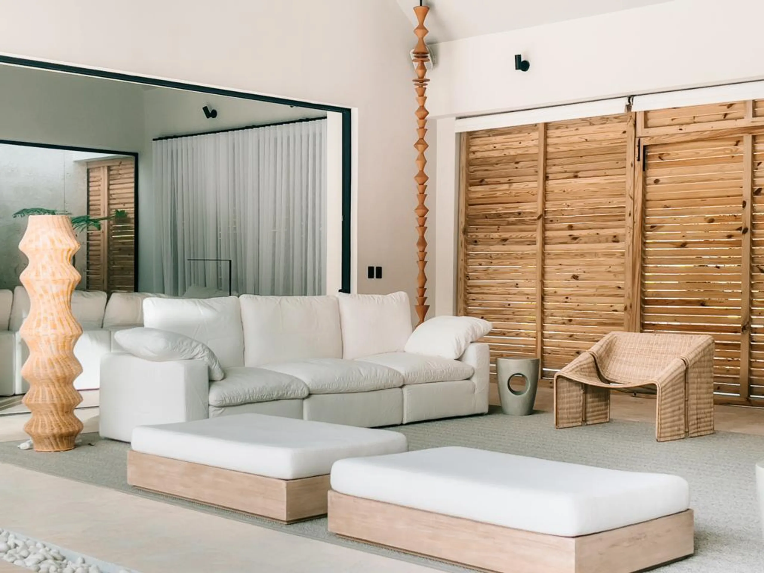 Casa de Campo's Refined Villa with Panoramic View of the Golf Course — photograph 5