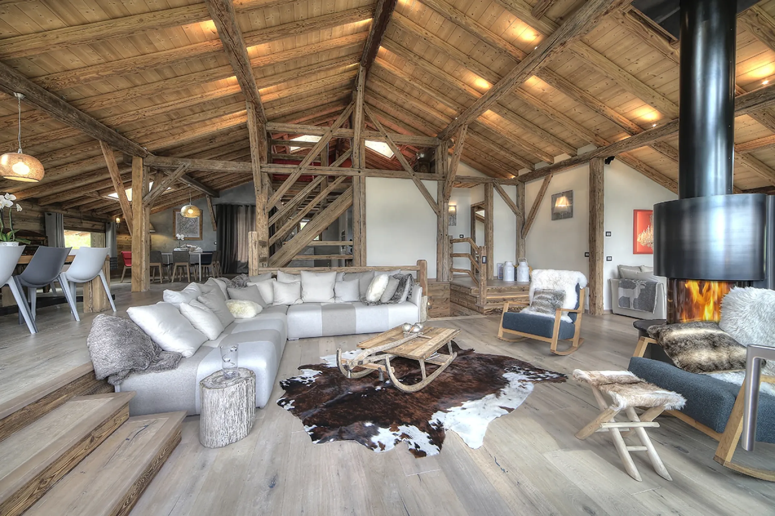 Historic Ski-In/Ski-Out Farmhouse with Spa, Jacuzzi, and Panoramic Mont Blanc Views — photograph 11
