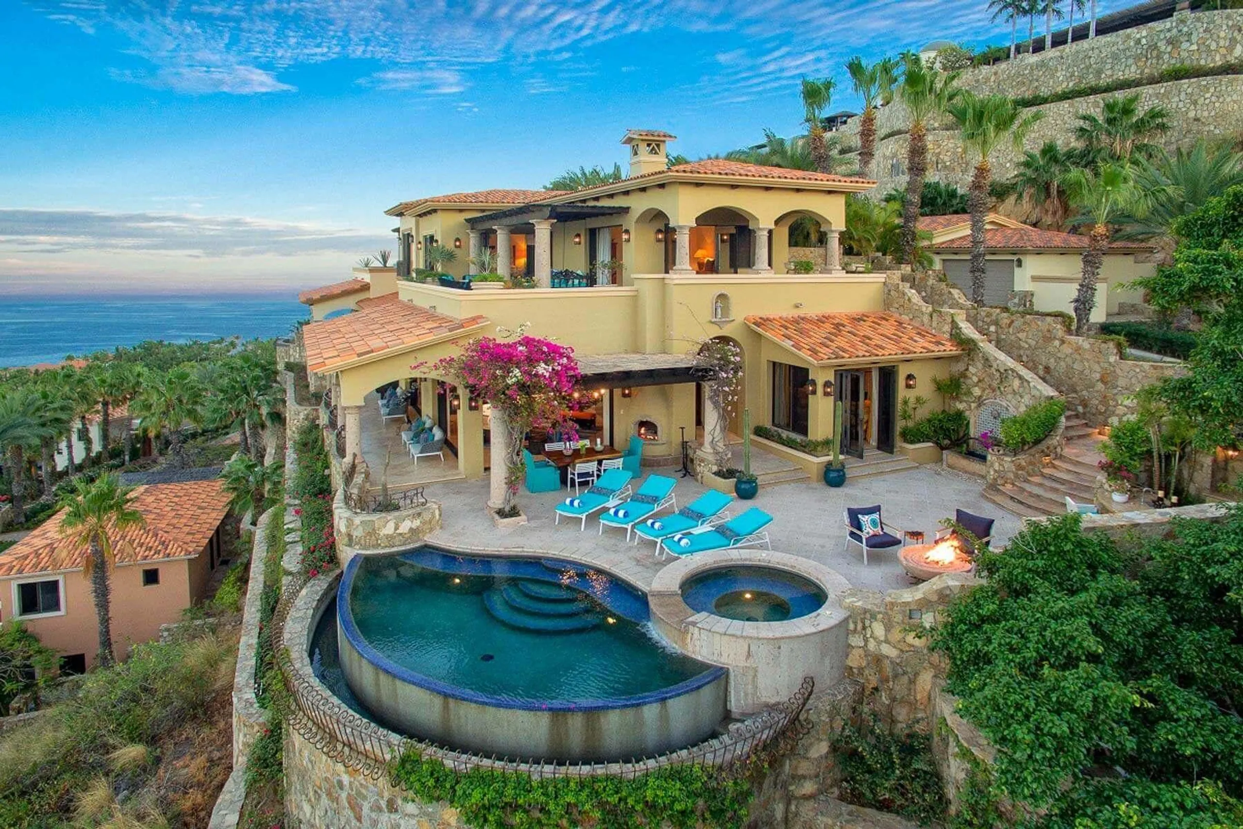 Elegant Palmilla Hacienda with Infinity Pool and Panoramic Views, Cabo San Lucas
