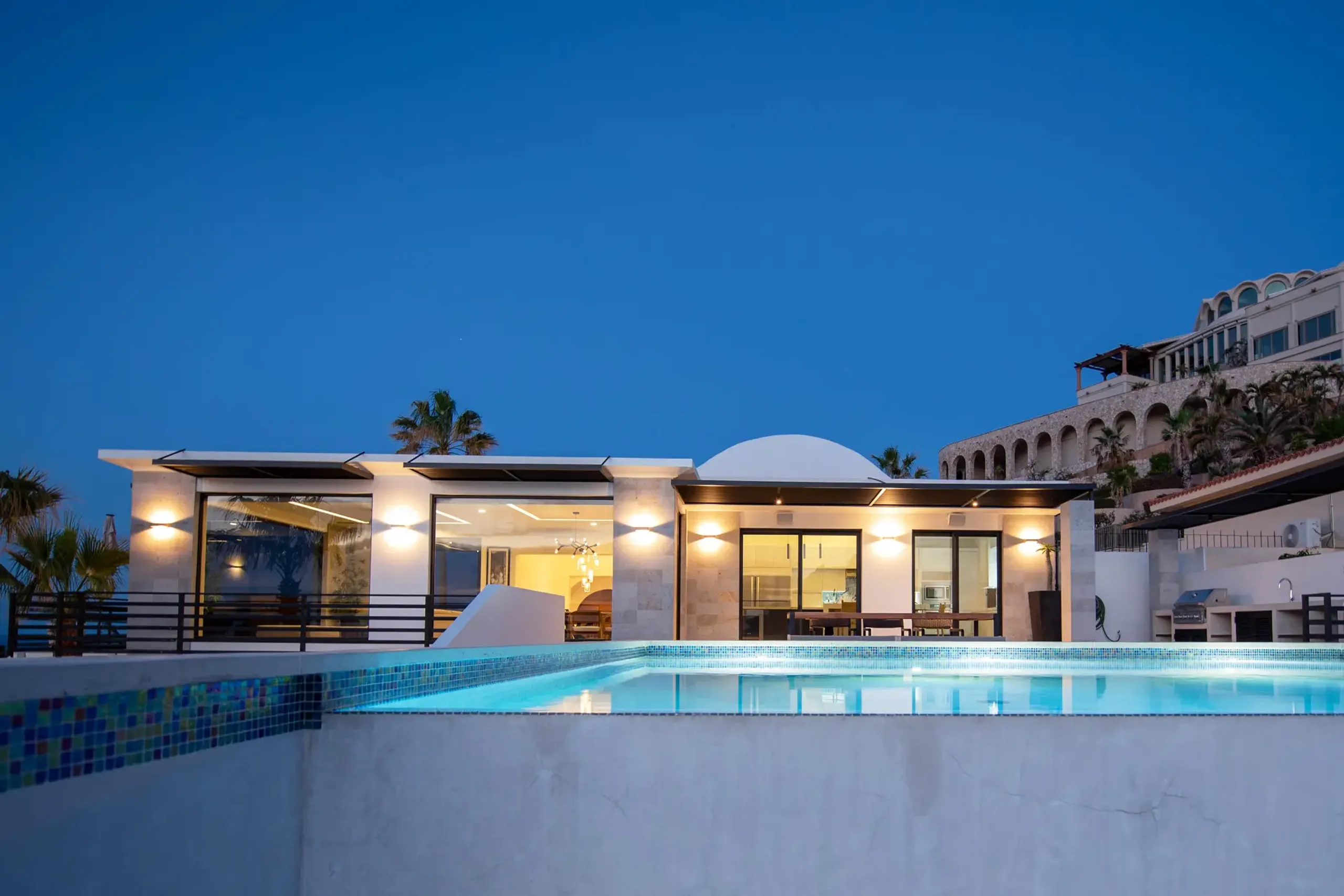 Chic 6 Bedroom Villa with Private Pool with Ocean Views in Cabo San Lucas — photograph 2