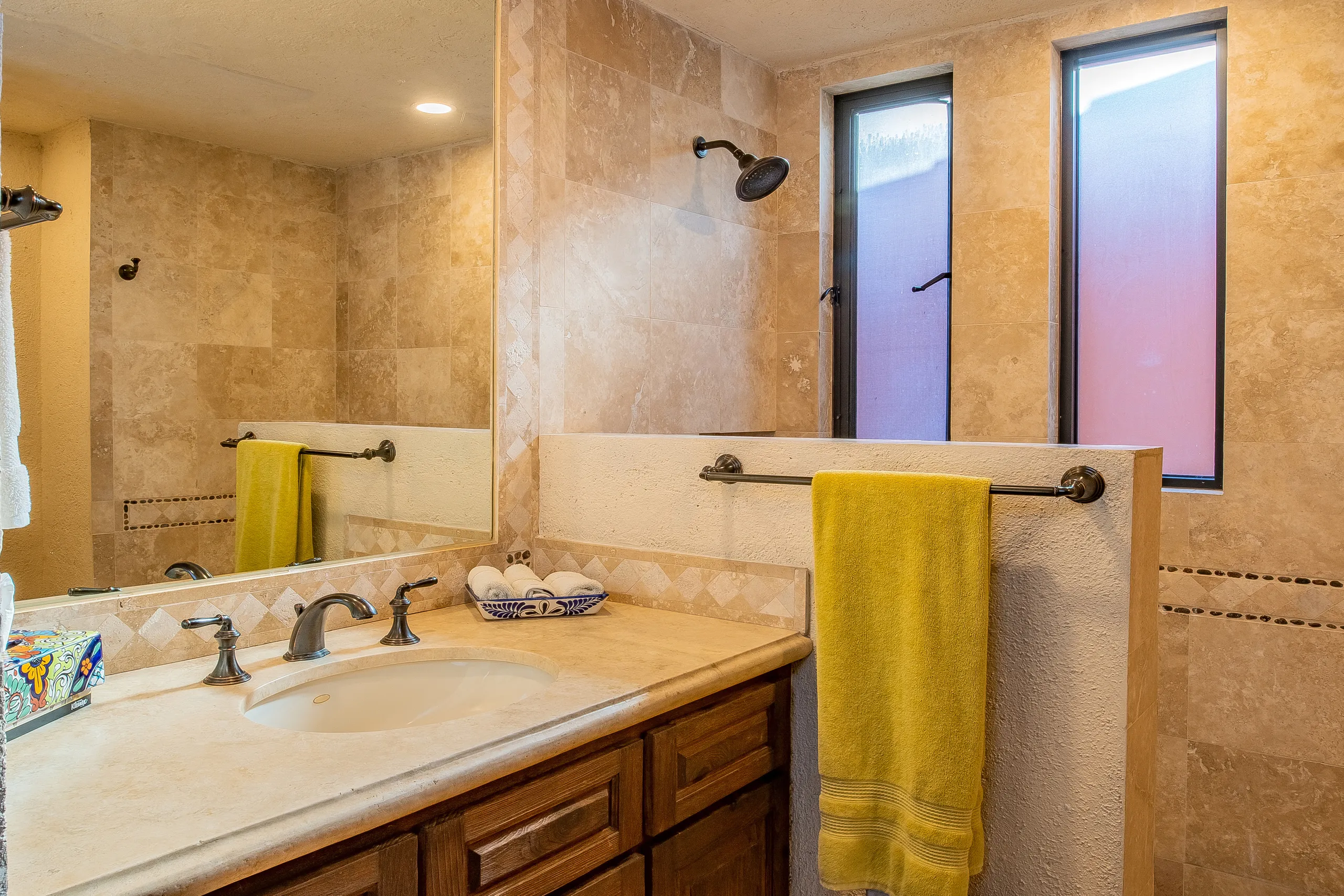 Resplendent Cabo San Lucas Villa with Infinity Pool and Jacuzzi — photograph 10