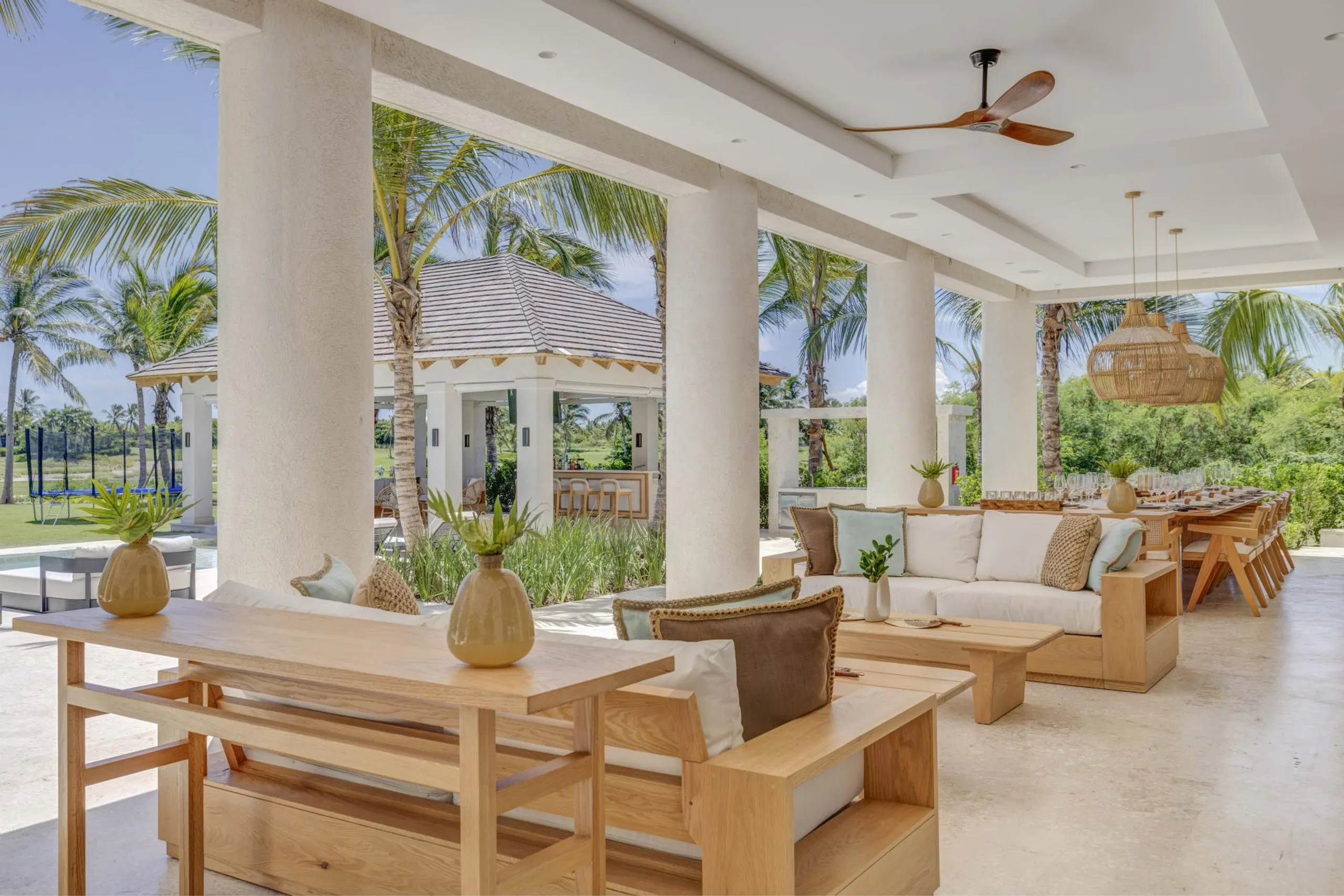 Majestic Haven Villa with Private Pool and Golf View — photograph 4