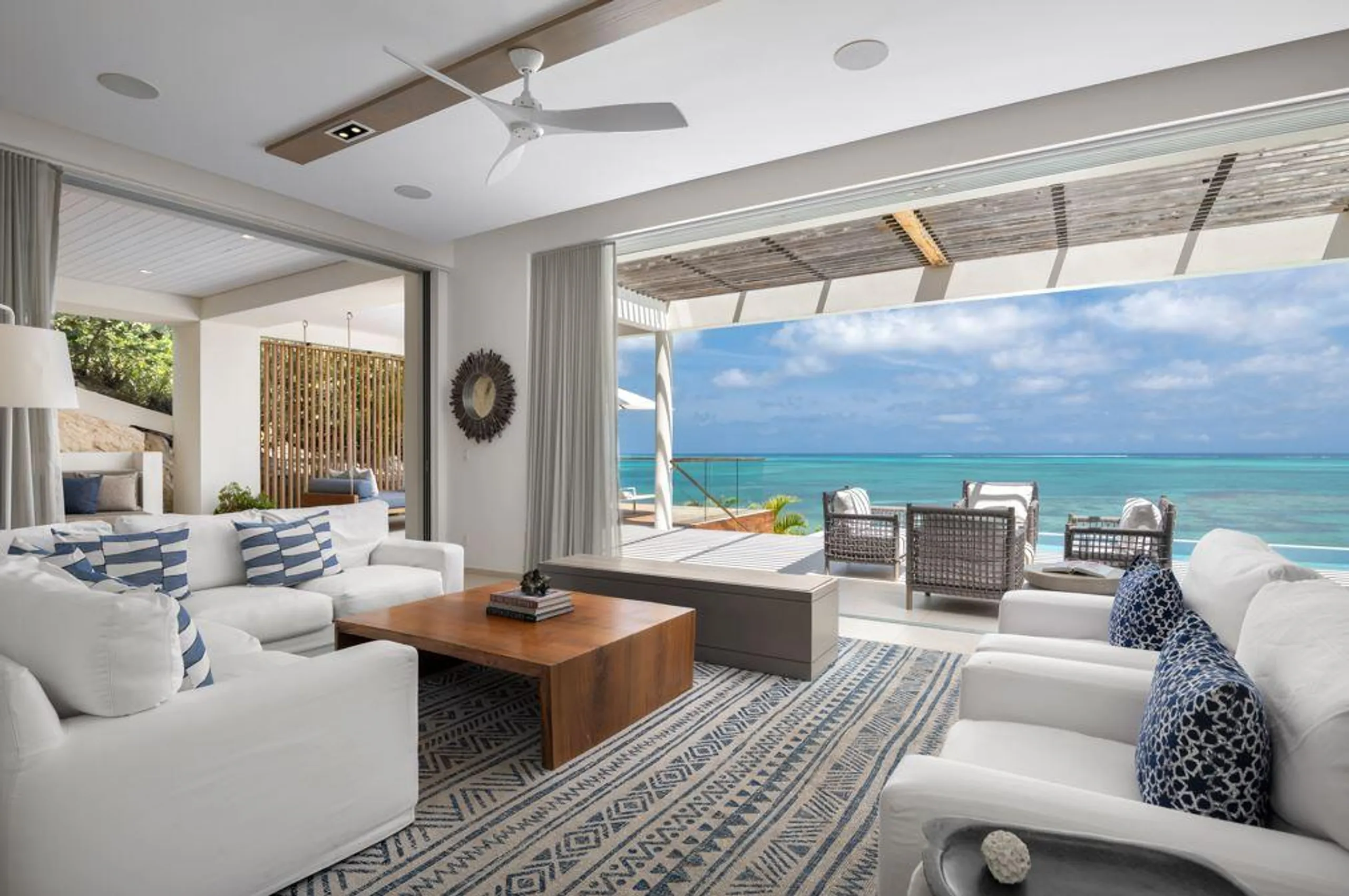 Unmatched Luxury: Providenciales Flagship Beachfront Villa with Private Beach — photograph 2