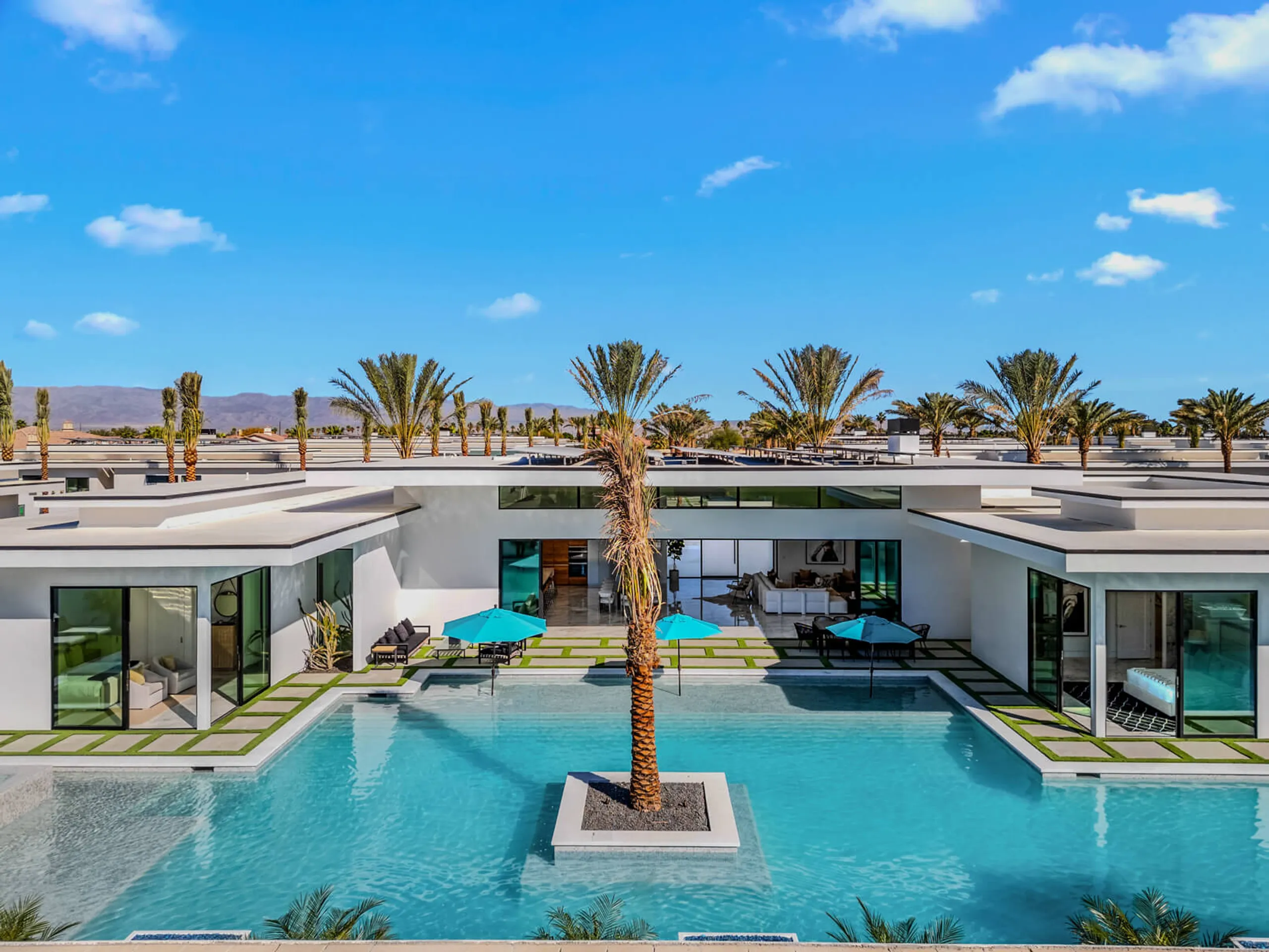 Elite Resort-Style Villa with Private Pool and Stunning Views — photograph 7