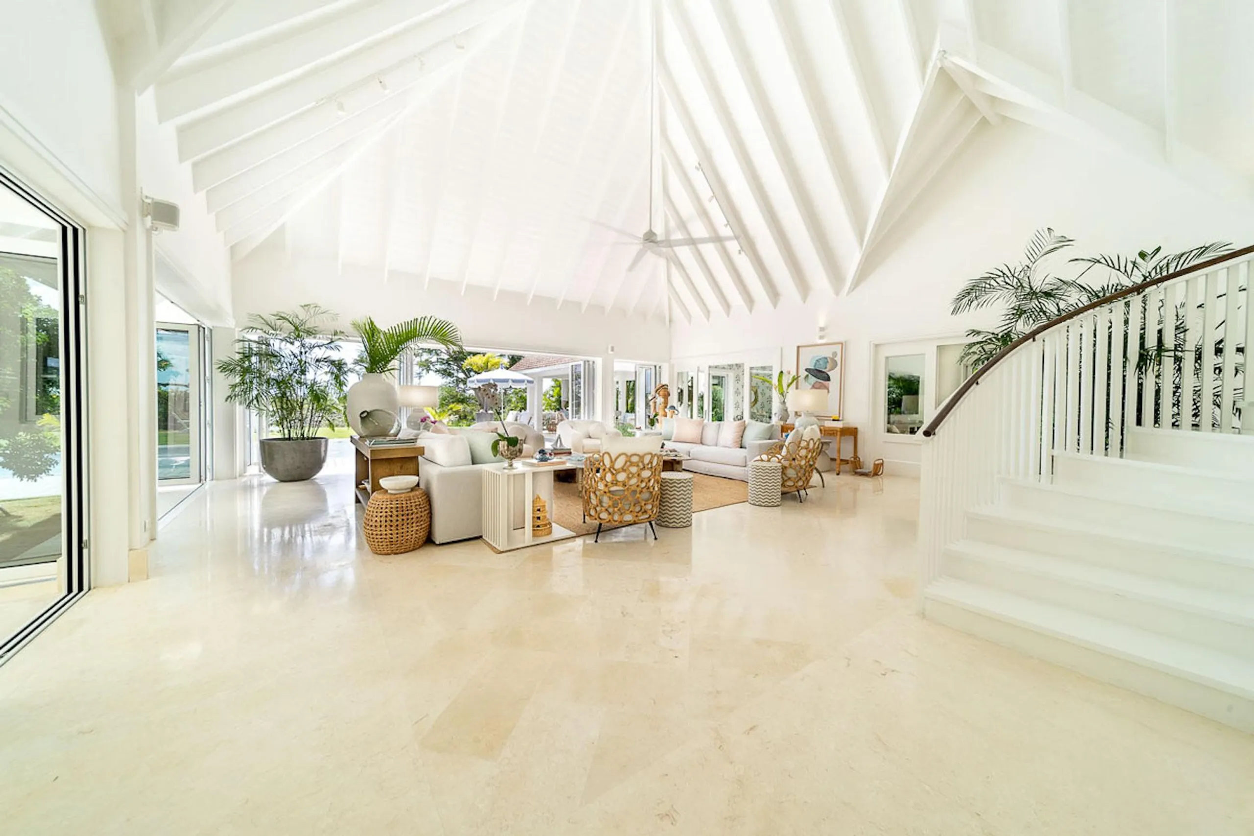 Elegant Brand New Villa with Private Pool and Minitas Garden — photograph 5