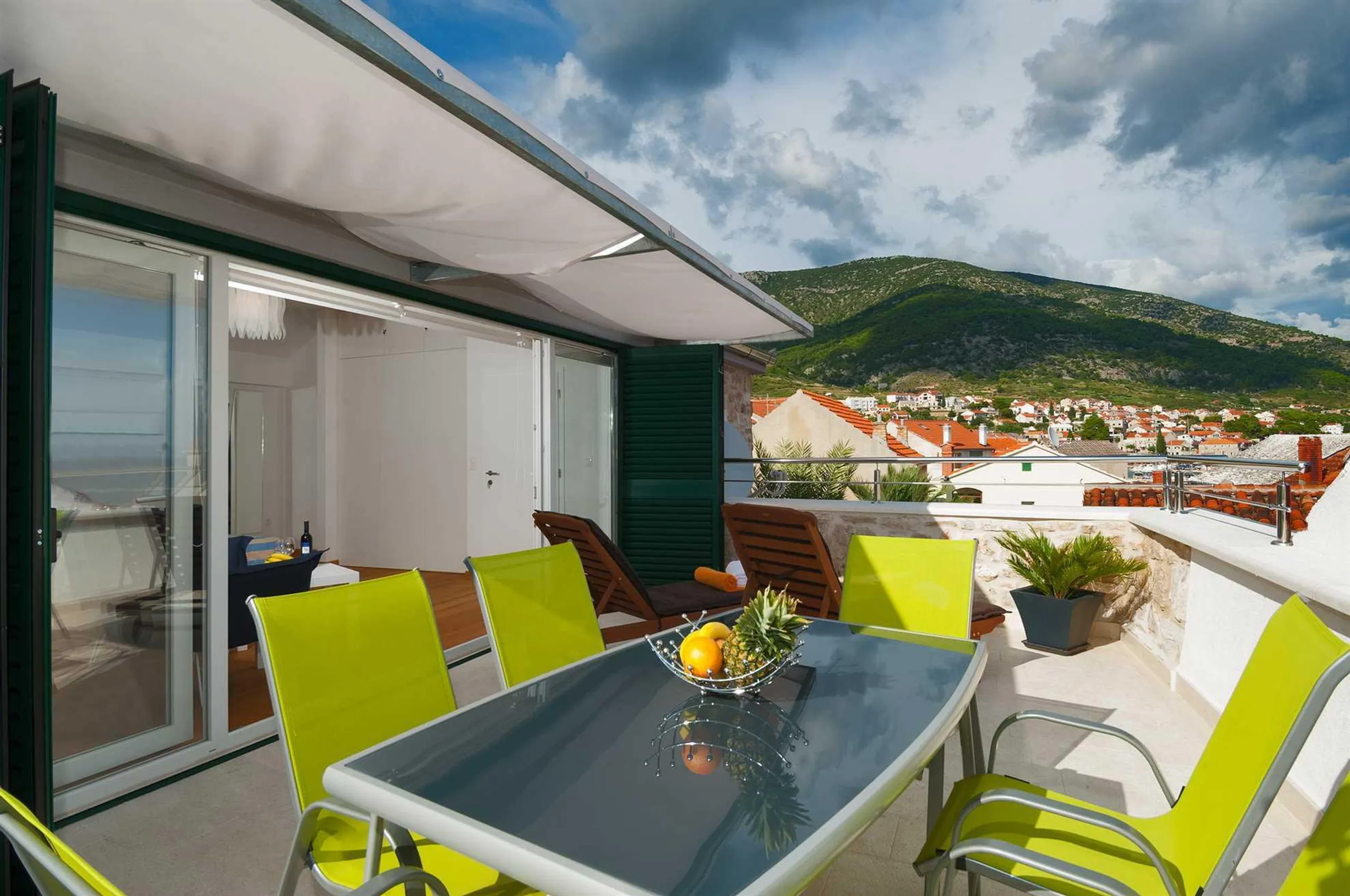 Sophisticated  Villa with Private Pool, Jacuzzi, Sauna and Sea Views — photograph 8