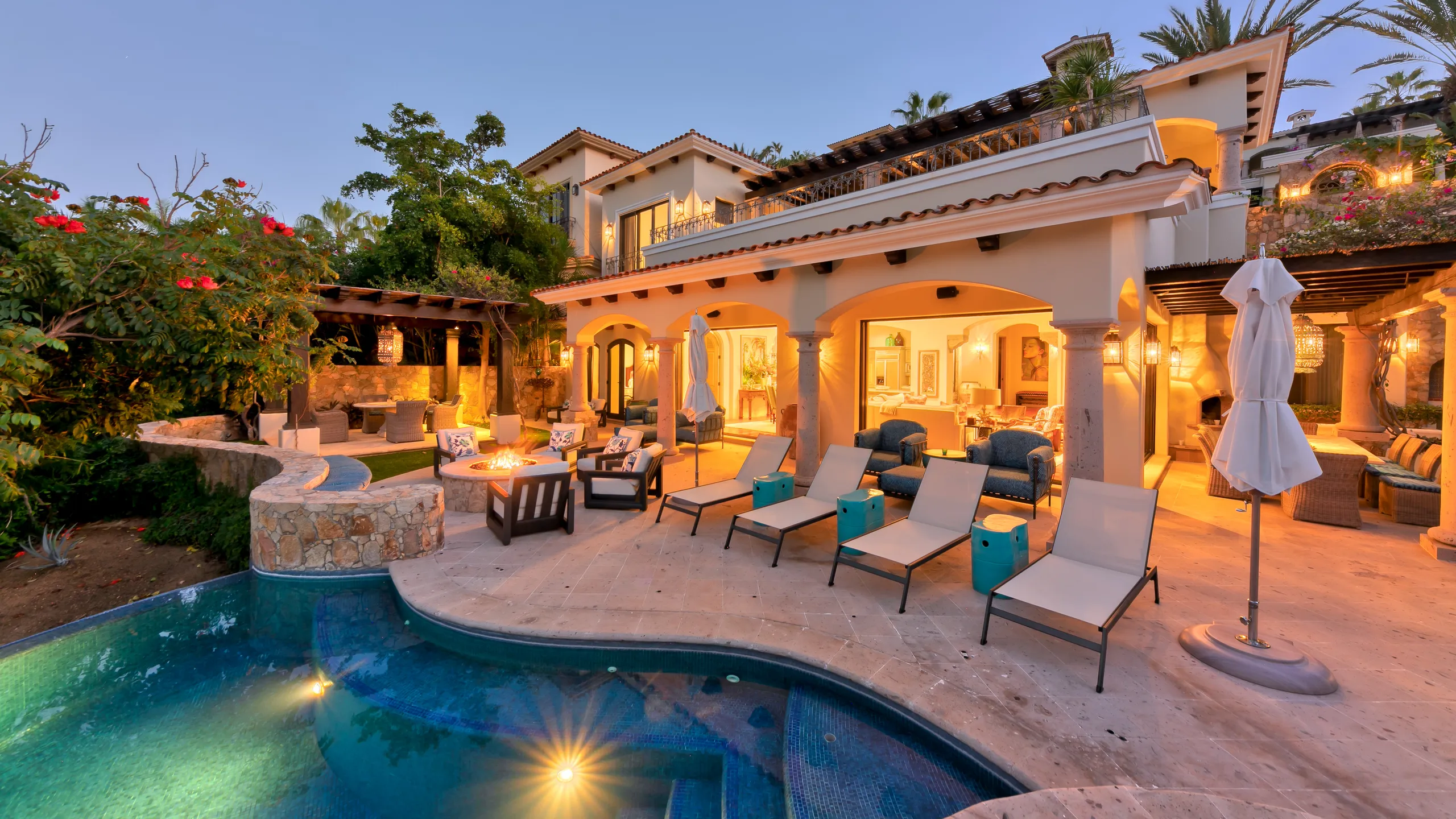 Lavish Los Cabos Villa: Infinity Pool, Fire Pit & Five-Star Services with Stunning Ocean Views — photograph 2