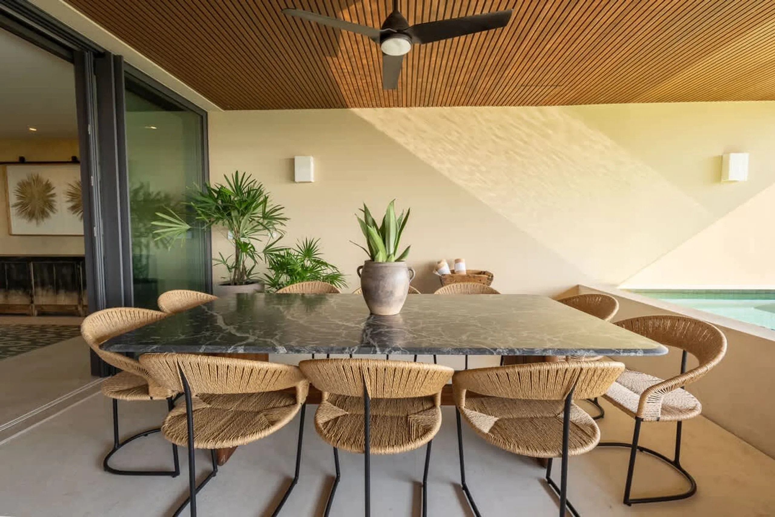 Airy and Spacius Contemporary Villa with Pool and Premier Golf Access — photograph 12