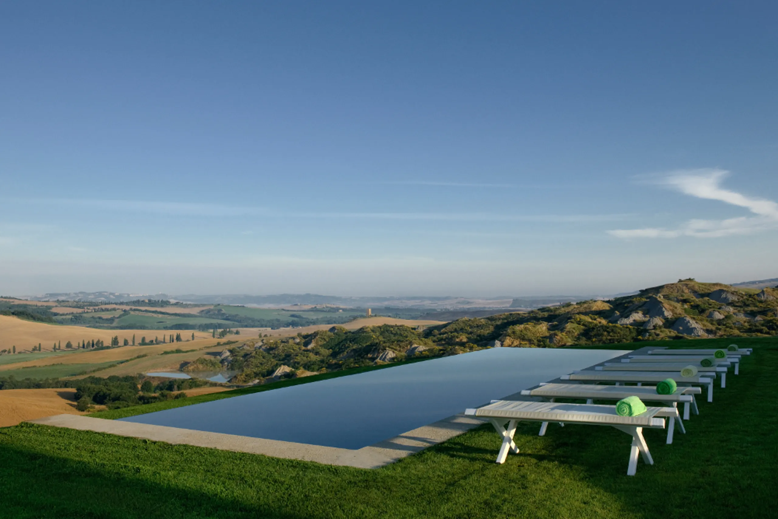 Abundant Countryside Estate with Heated Pool and Jacuzzi — photograph 6