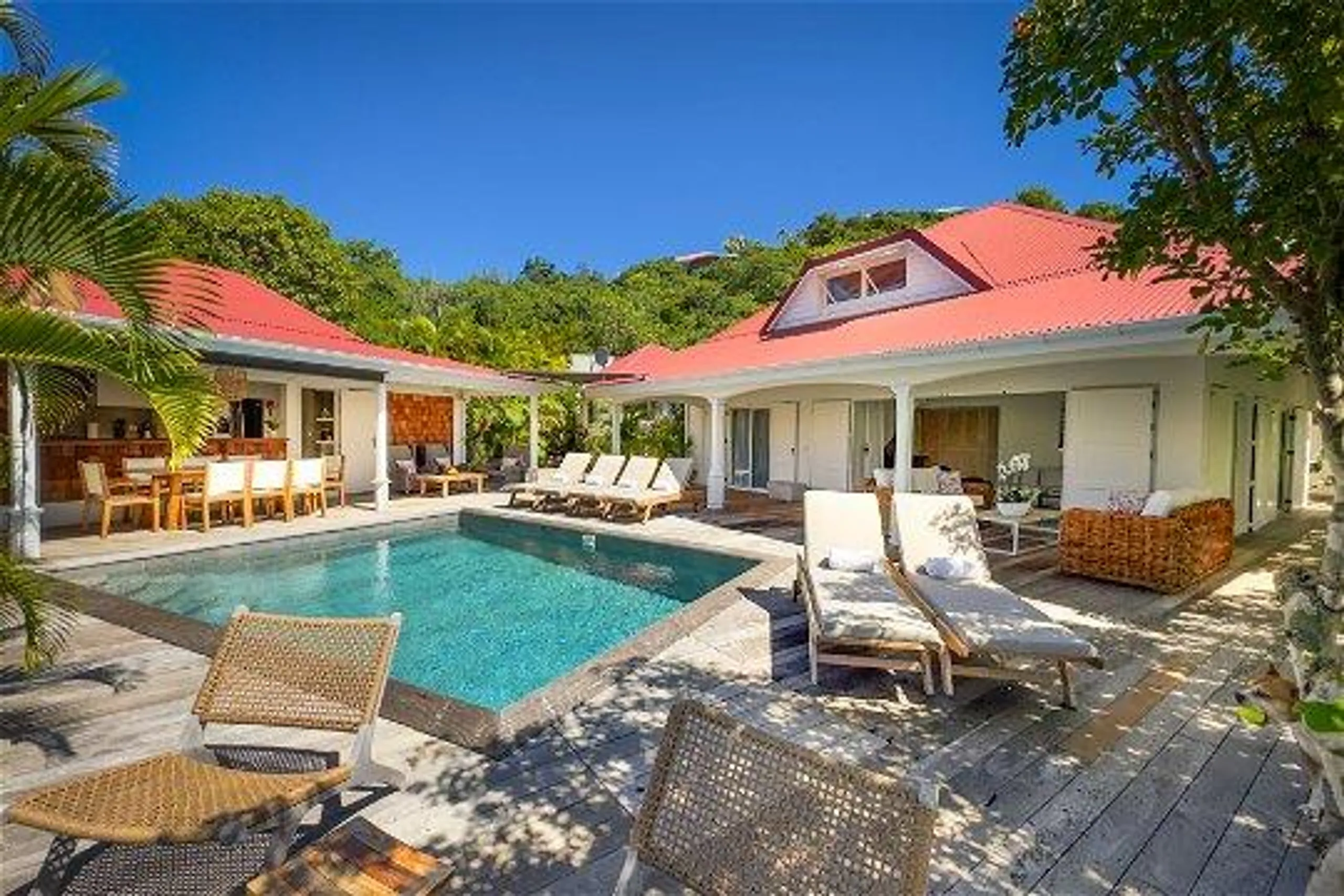 Stunning Four-Bedroom Villa with Private Pool and Bay View, St. Jean