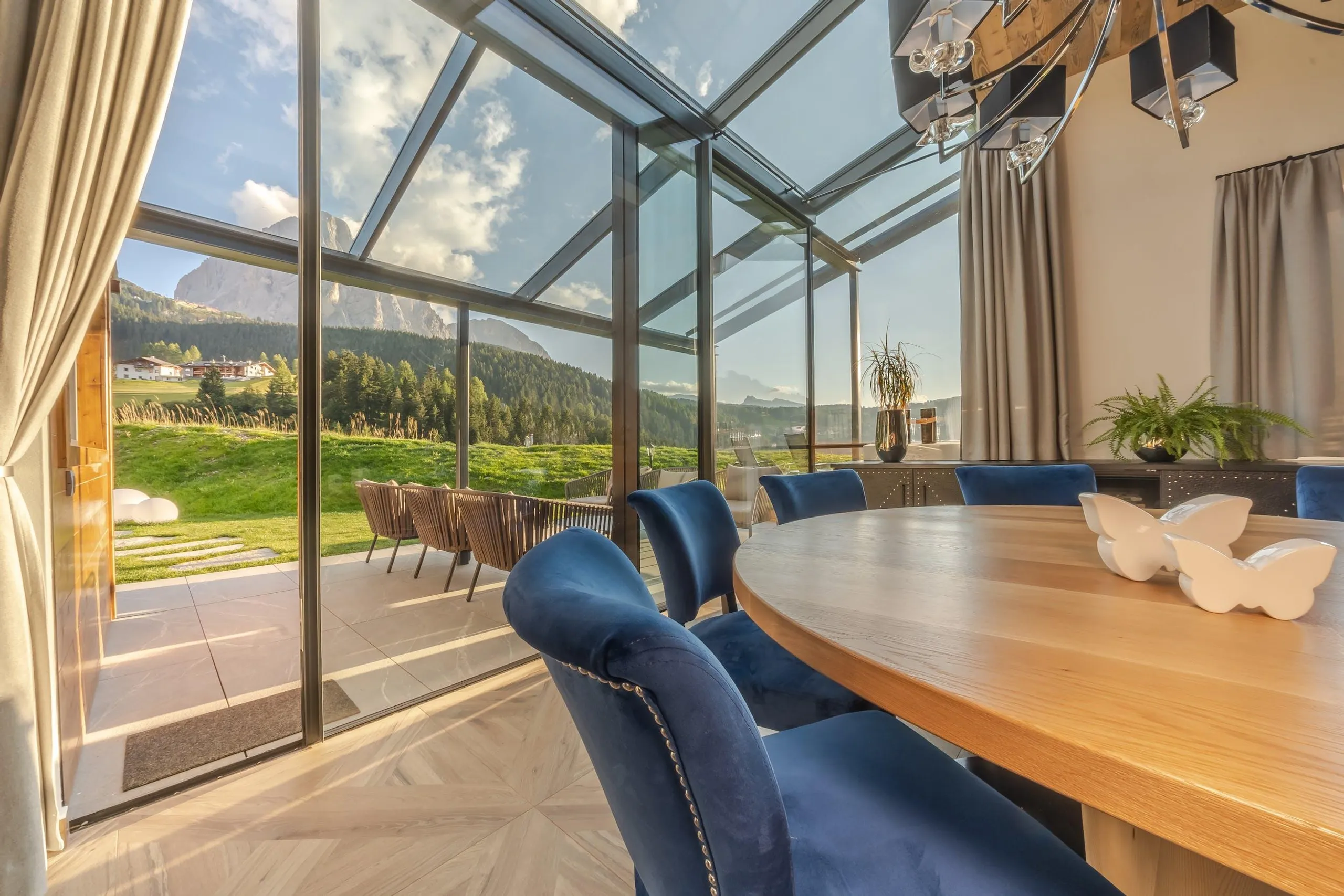 Majestic Chalet in Alps with Private Pool and Dolomite Views — photograph 12
