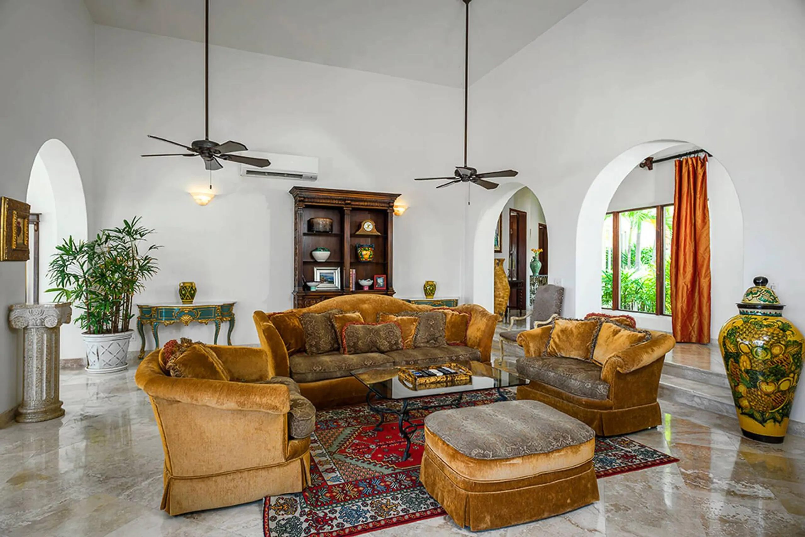 Magnificent Tuscan-Inspired Villa with Private Swimming Pool in Los Cabos — photograph 11