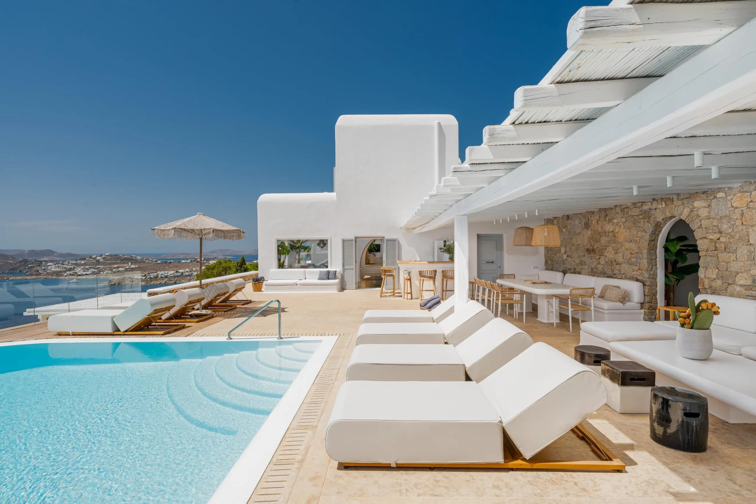 Elegant Oceanview Villa in Mykonos with Private Pool and Jacuzzi, South Aegean