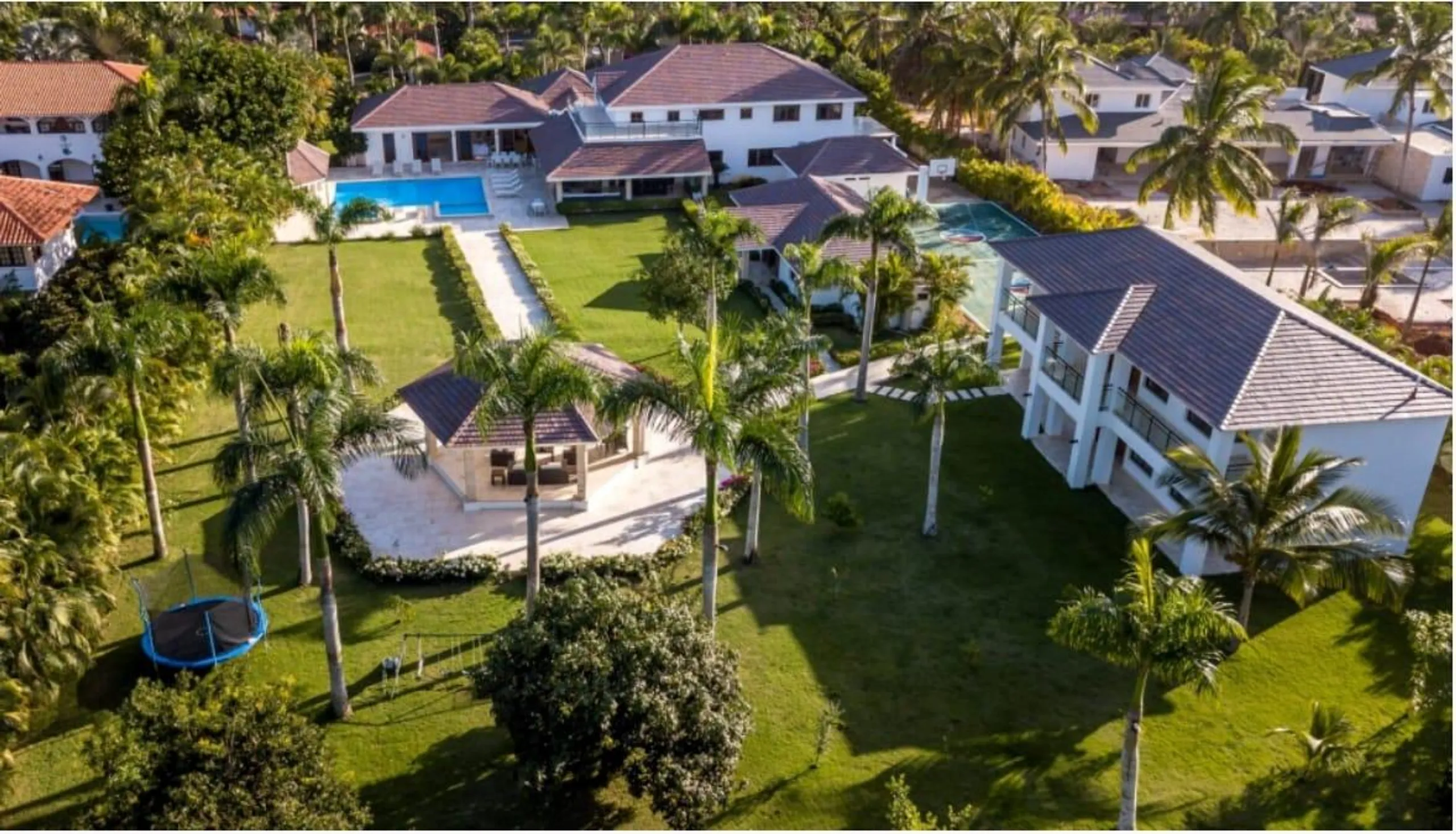 Discover Tranquillity and Rejuvenation with This Villa with Panoramic Mountain Vista Await — photograph 4
