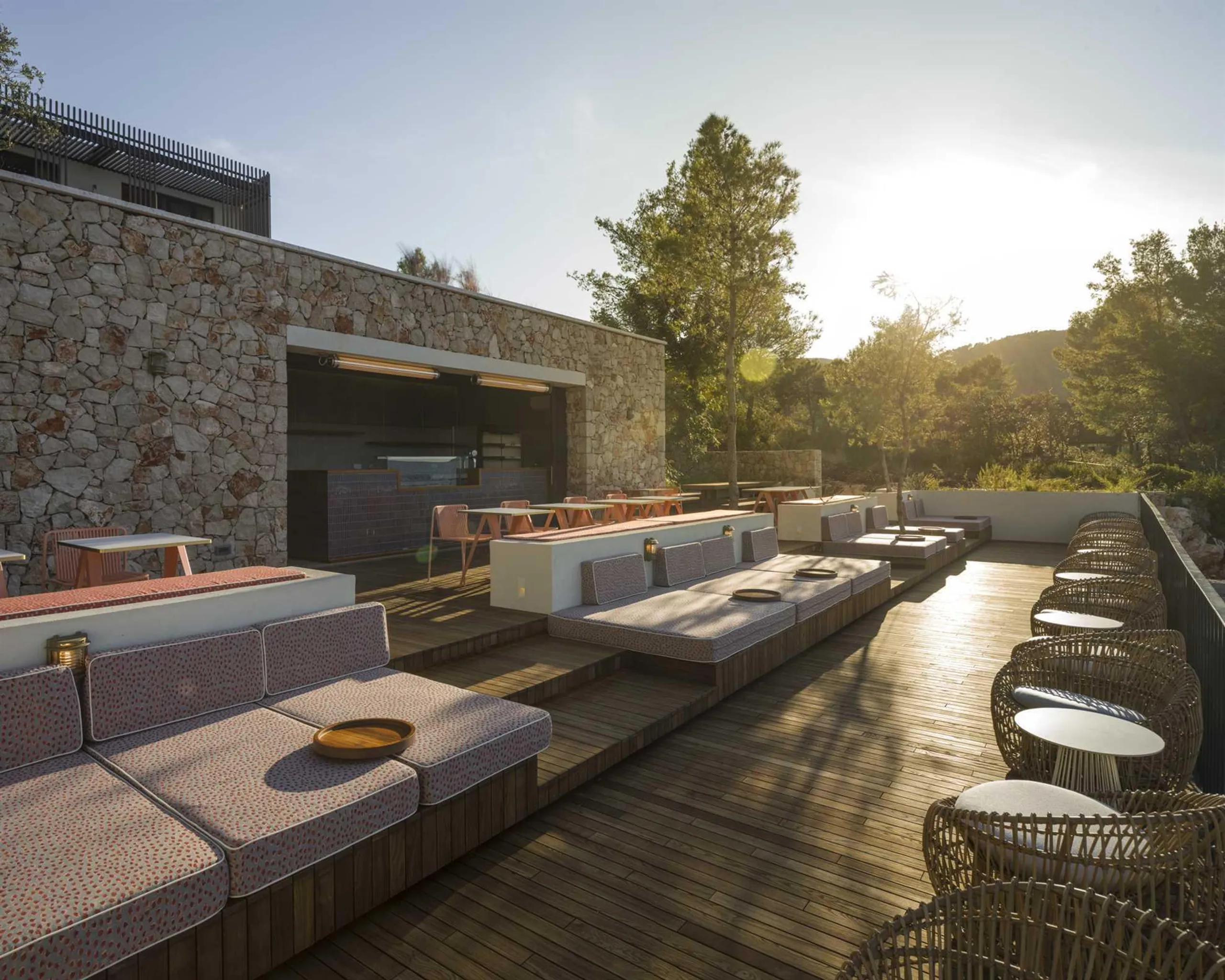 Regal 5-Bedroom Villa with Heated Pool and Scenic Beauty on Hvar Island — photograph 4