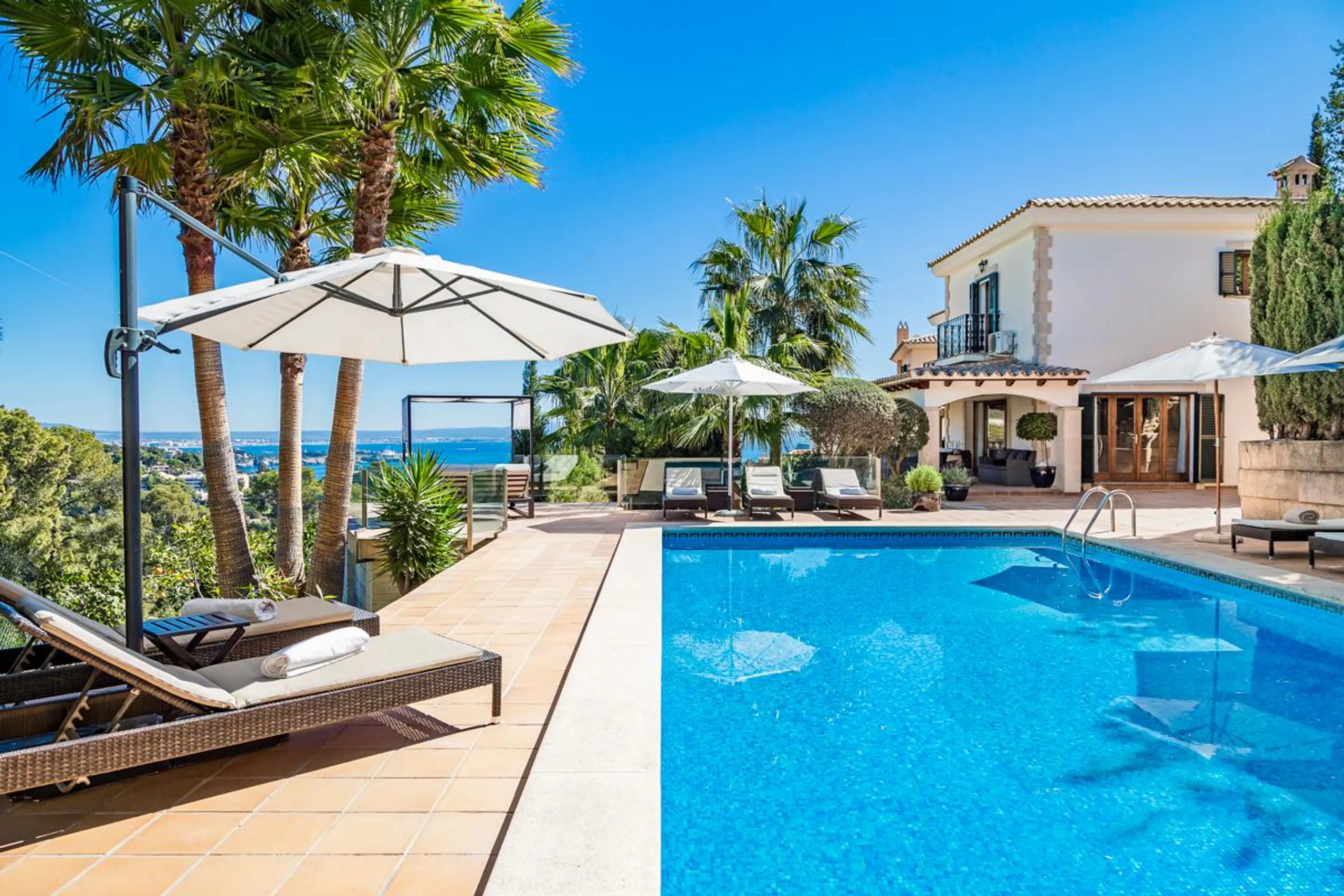 Sumptuous Hillside Villa 5 Bedroom Villa with Private Pool, and Bay Views, Calvia