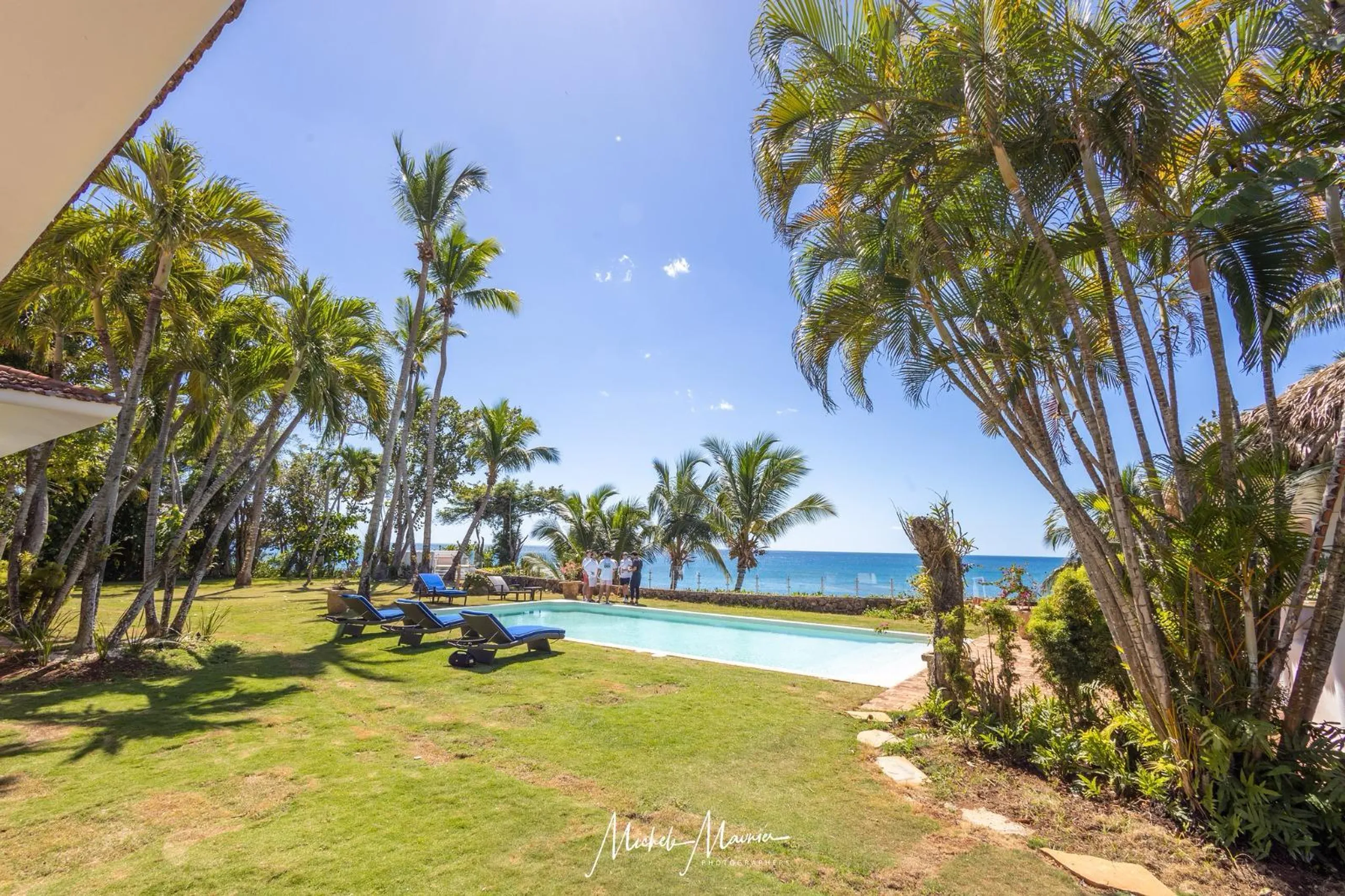 Scenic Seaview Villa with Beach Access — photograph 8
