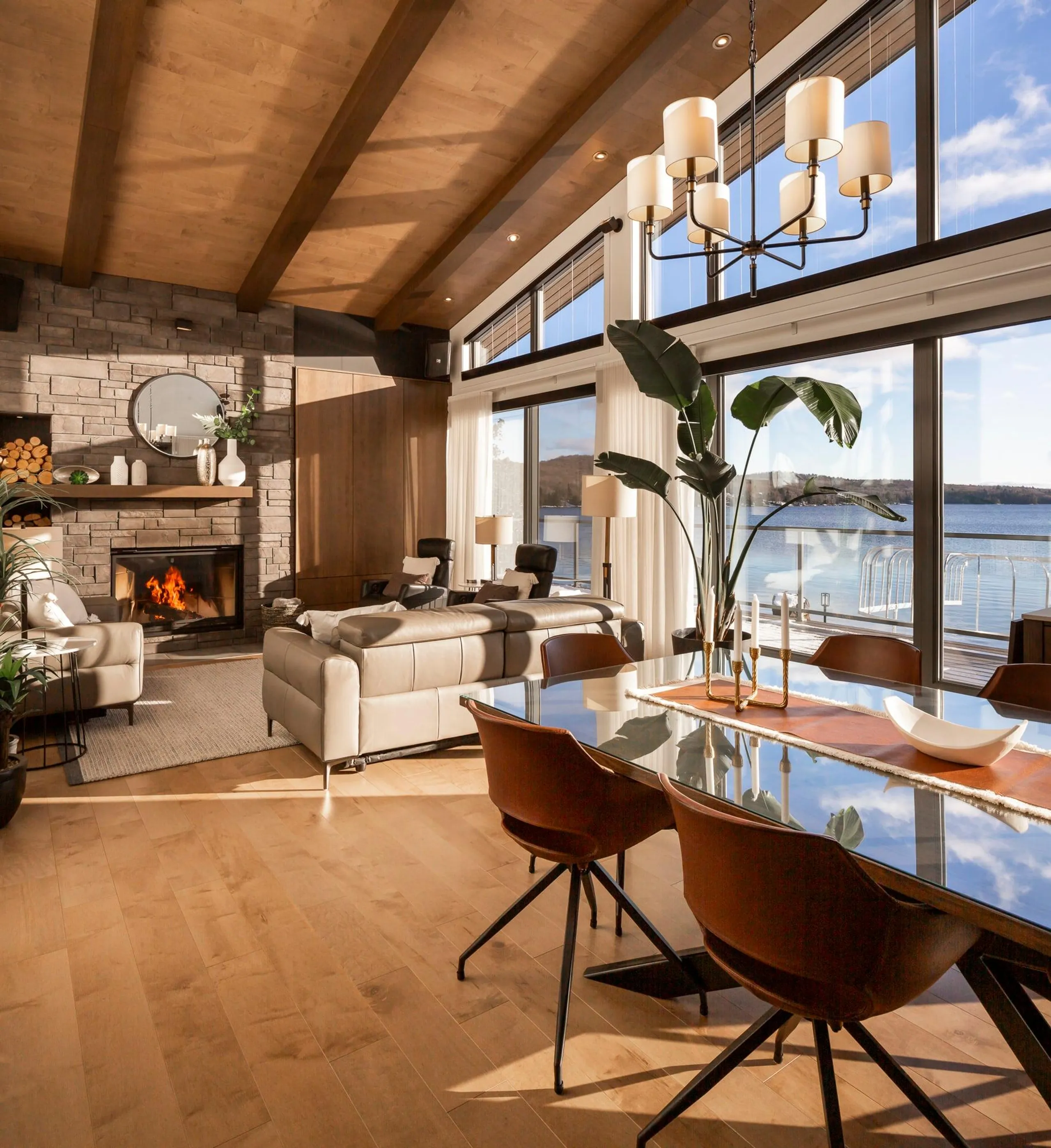 Lakeside Luxury Retreat With Spectacular Views — photograph 10