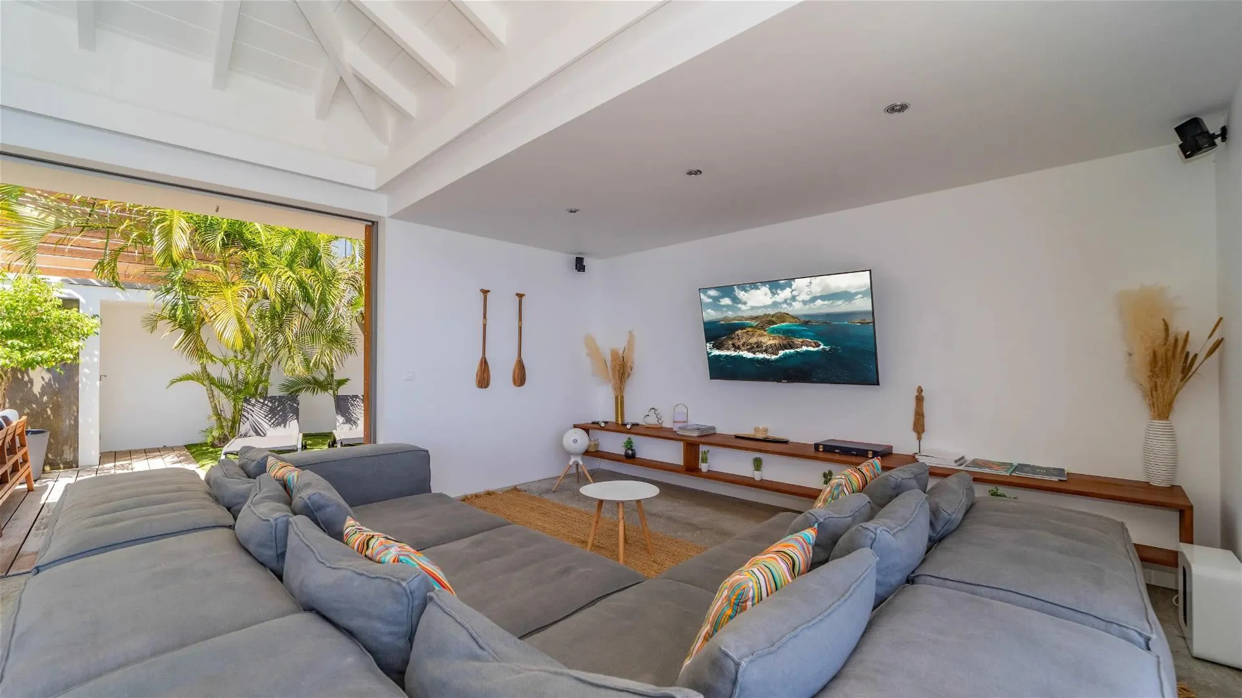 Beautiful Oceanview Villa with Invigorating Pool — photograph 6