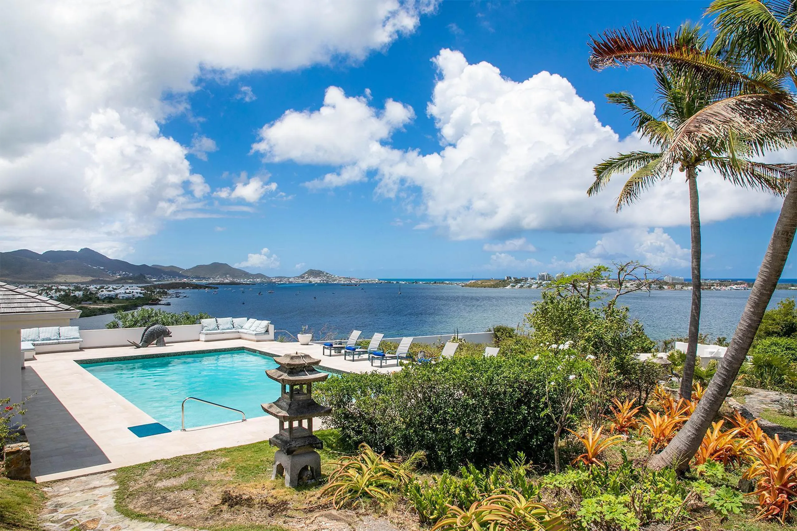 Light-filled Classic Caribbean Villa with Private Pool and Direct Private Beach Access, Terres Basses