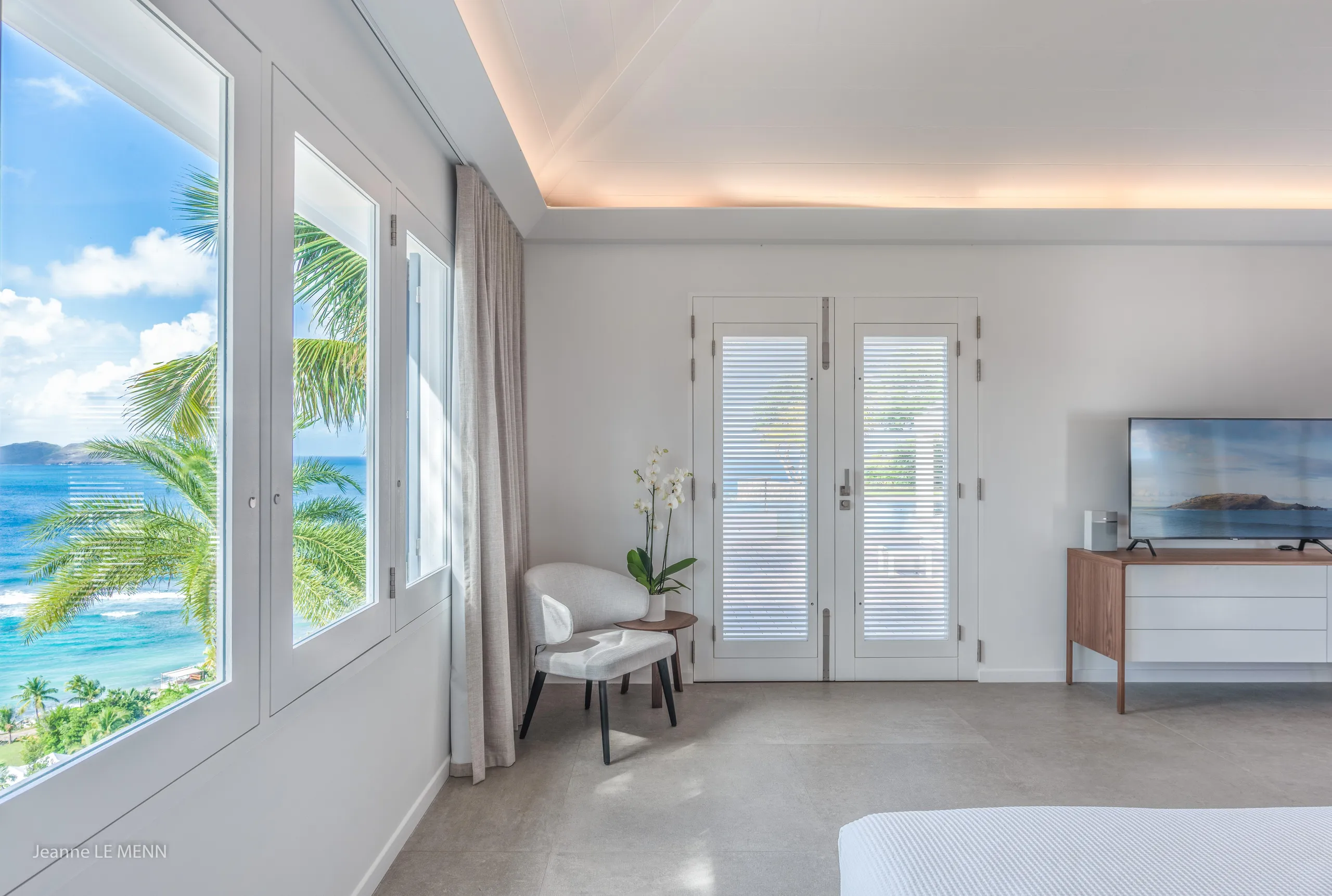 Spectacular Oceanview Villa with Infinity Pool and Jacuzzi — photograph 12