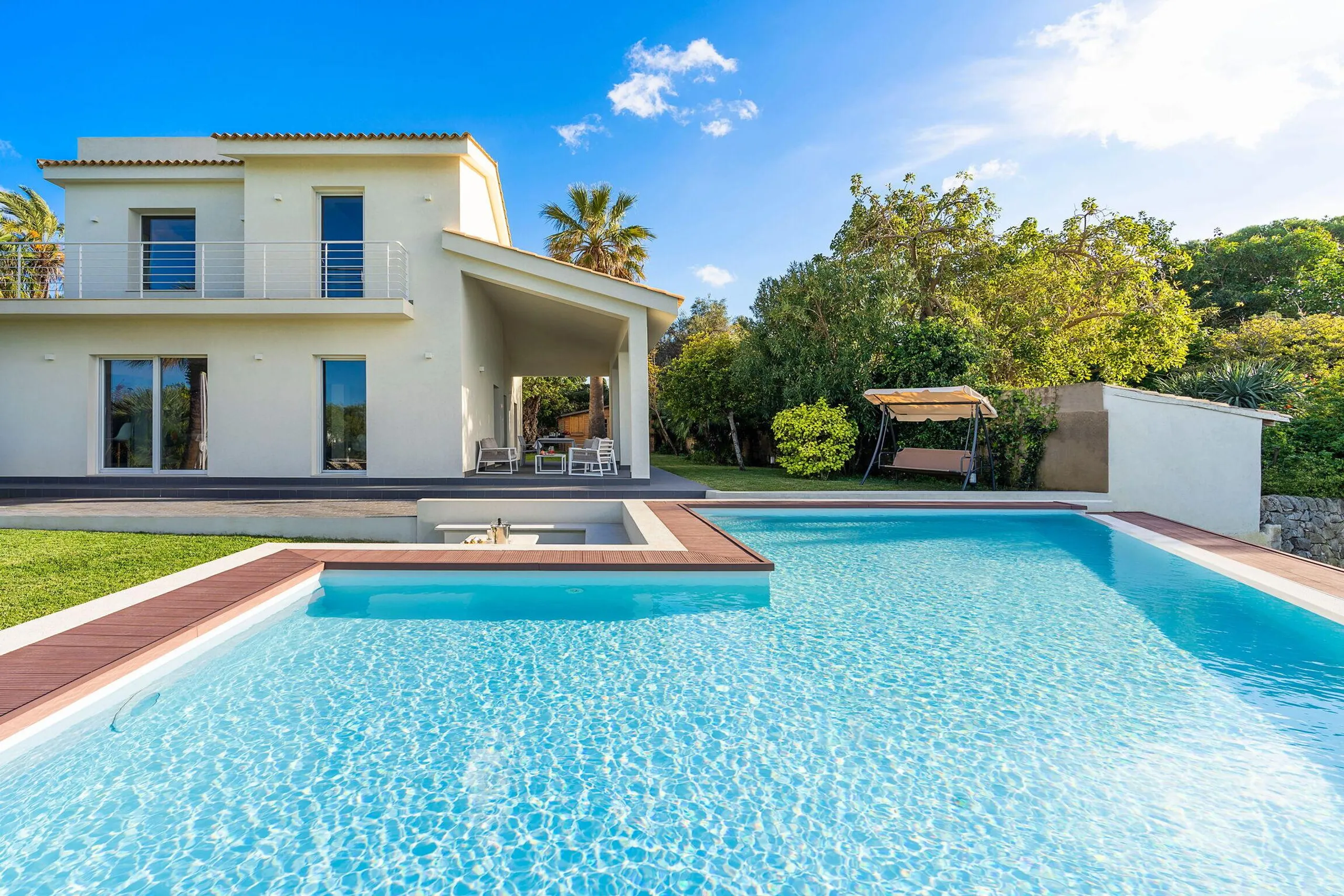Deluxe Syracuse Villa with Rejuvenating Pool and Blue Ocean Views, Syracuse