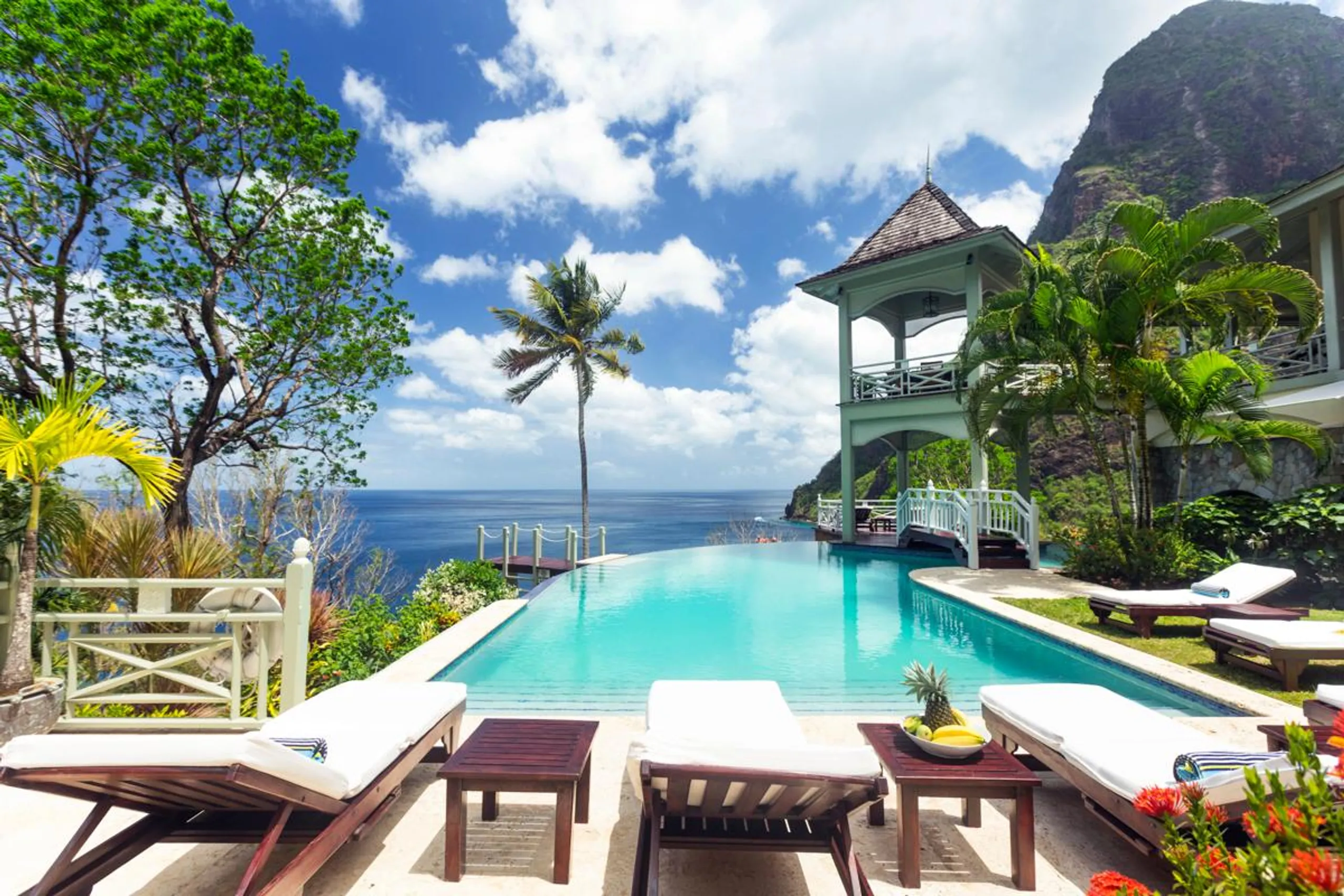 Majestic 5BR Villa with Private Pool and Incredible Views of Petit Piton — photograph 4