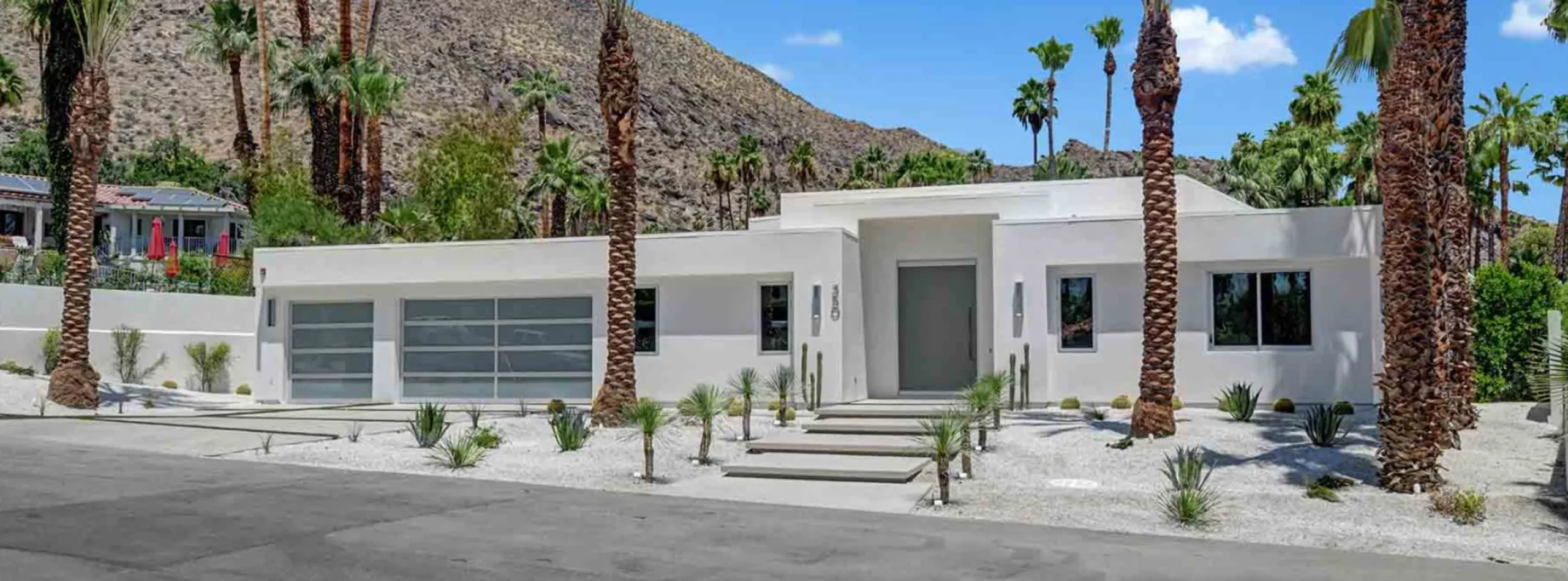 Palm Springs Designer Home: 1,800 Sq. Ft. Pool, 5 Master Suites & Mountain Views — photograph 6