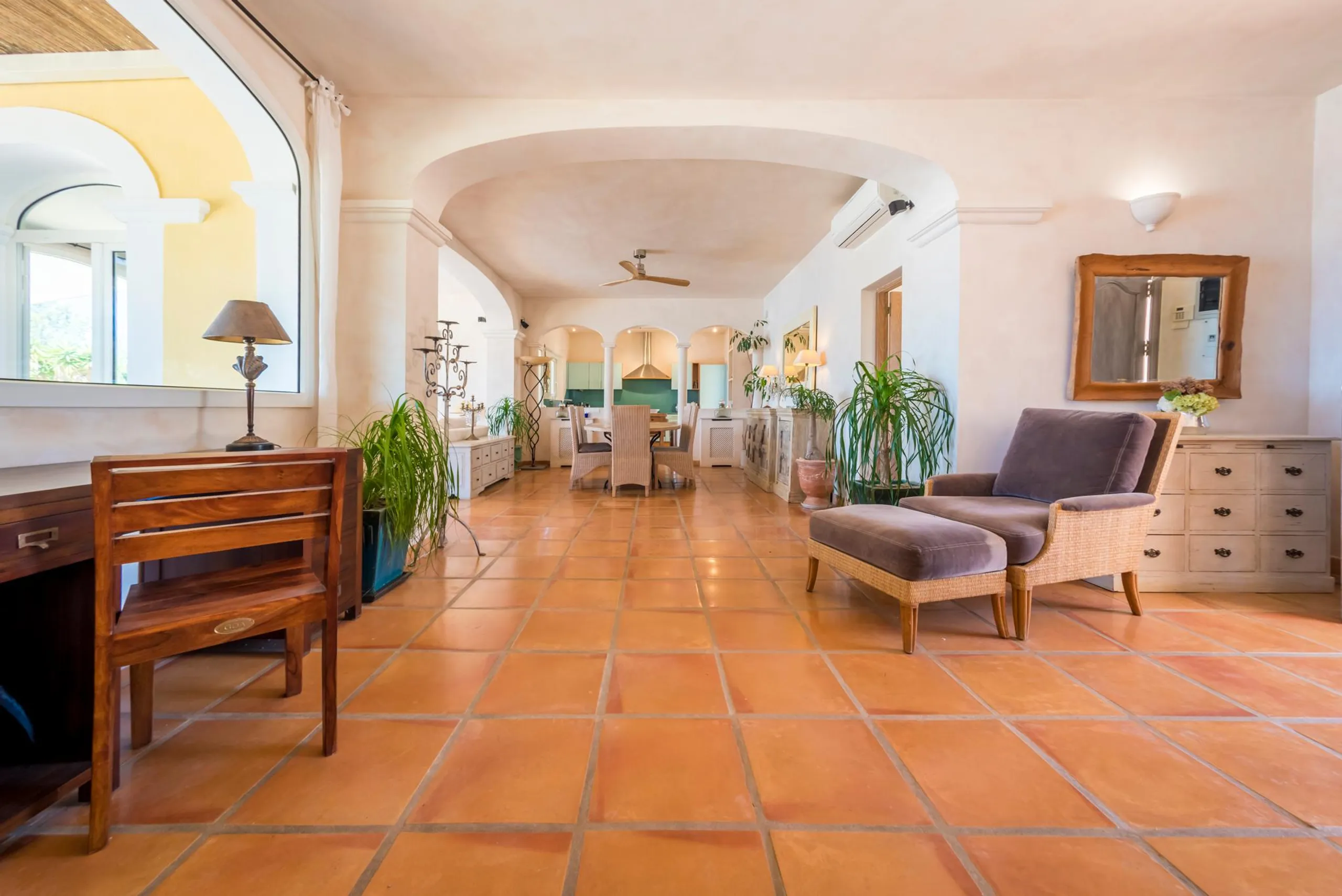Sumptuous Ibiza Villa with Private Pool and Ocean Views — photograph 9