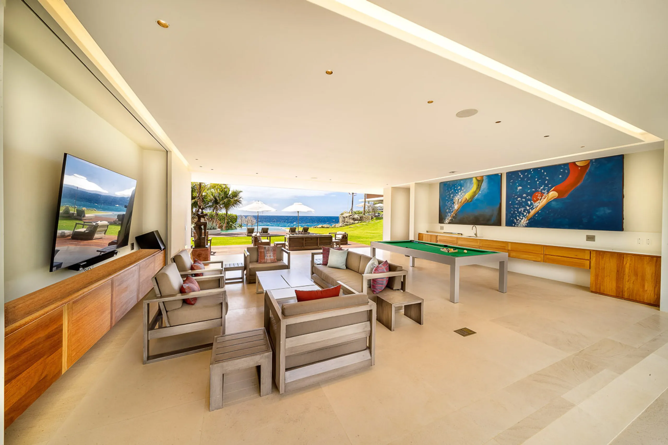 Gorgeous Oceanfront Villa with Private Pool and Stunning Views — photograph 8