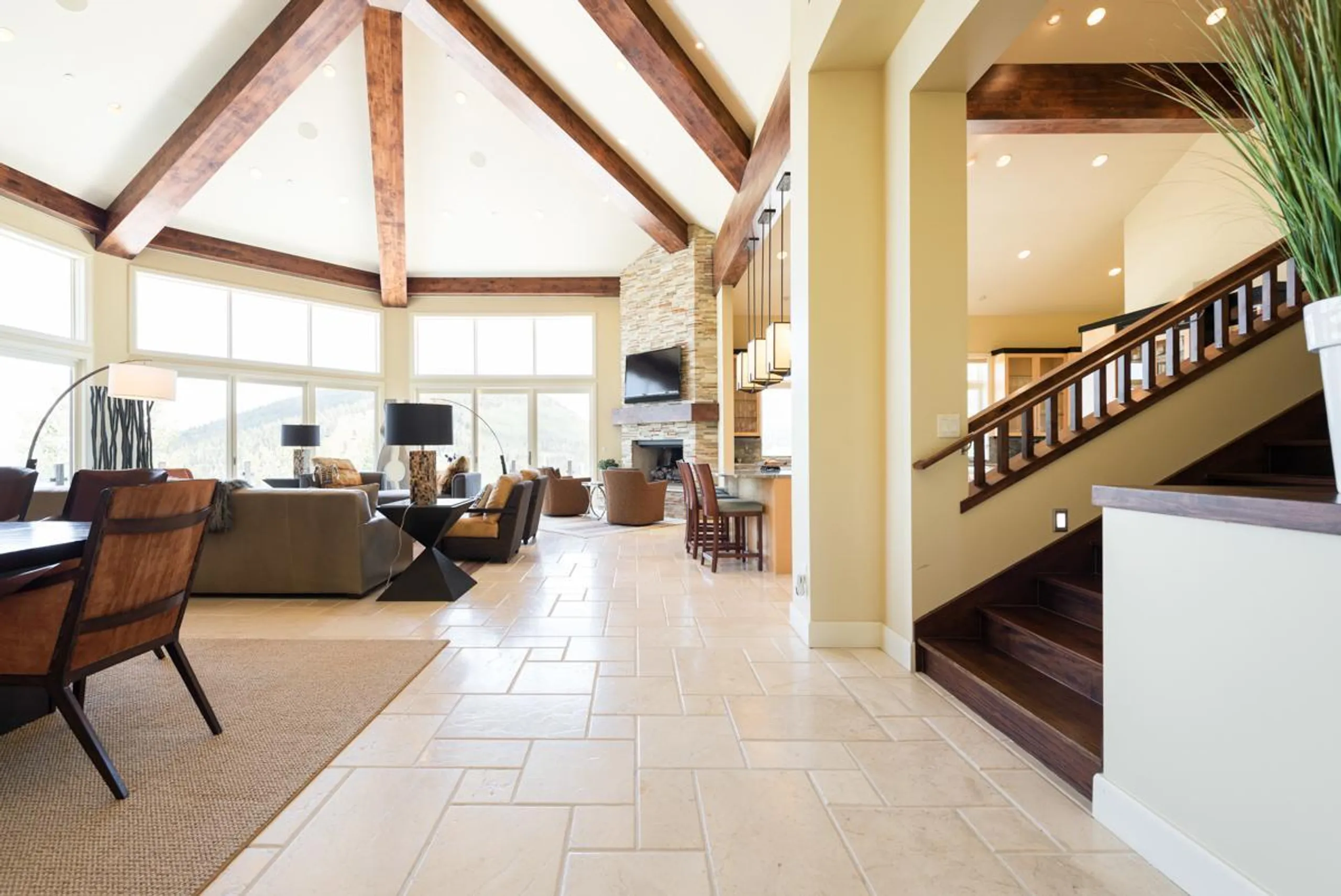 Harmony Alpine Chalet with Private Pool and Amazing Mountain Views — photograph 6