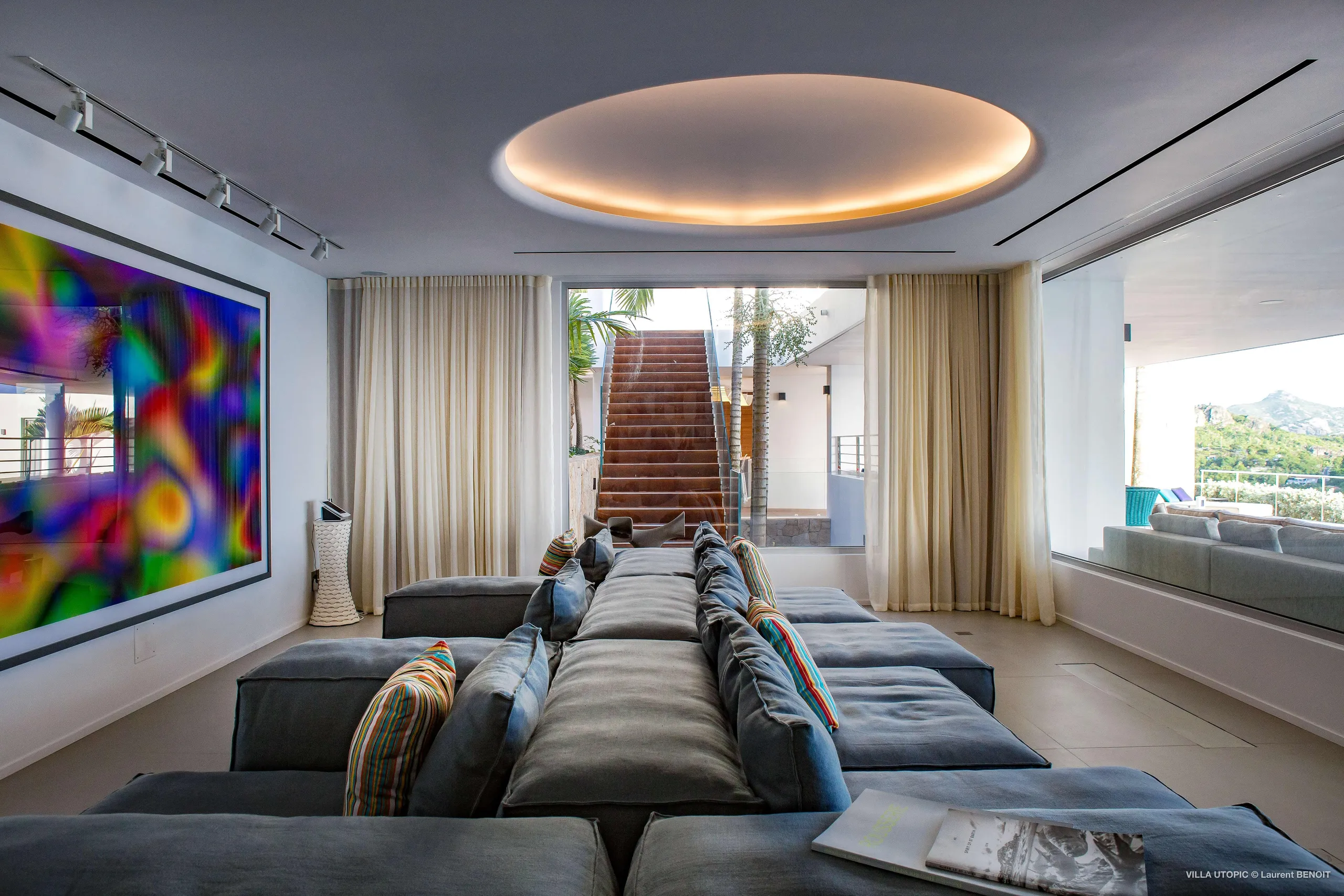 Elegant Luxe Estate with Infinity Pool and Captivating Views in Corossol — photograph 12
