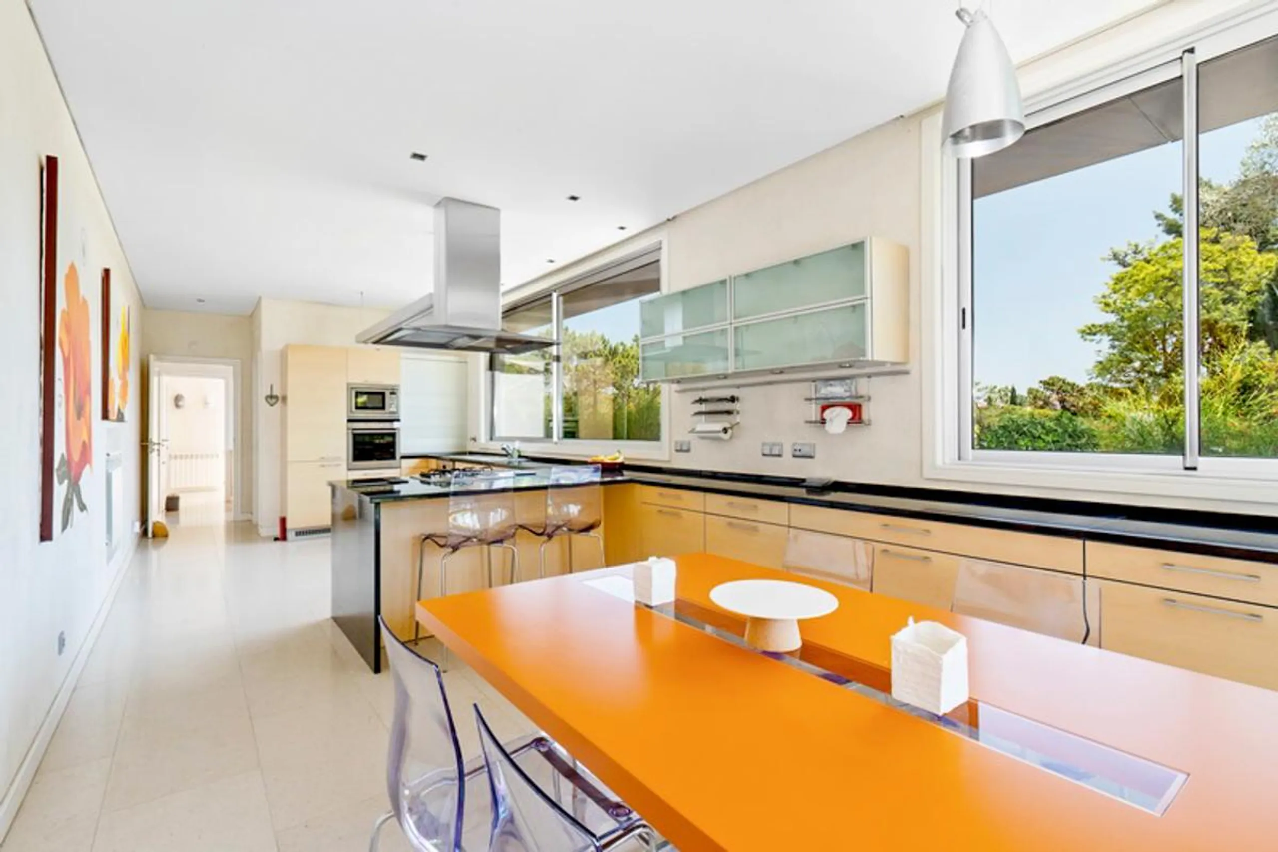 Lavish 5-Bedroom Villa with Private Pool, Golf Course Views and Modern Amenities — photograph 11