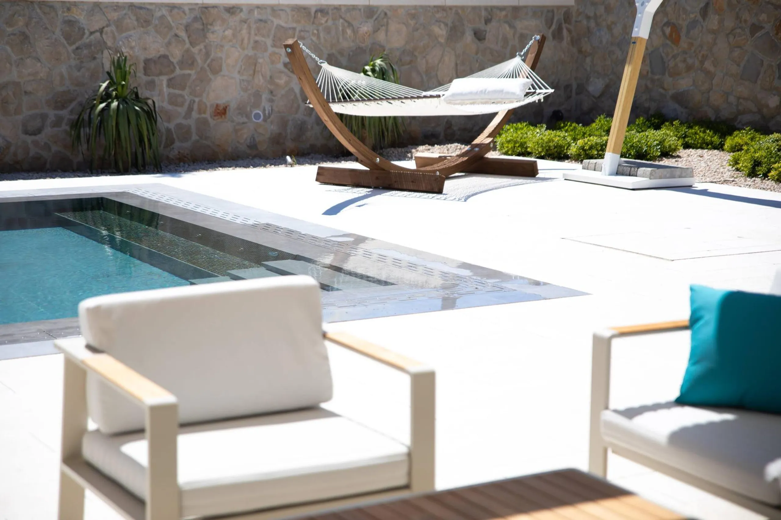 Magnificent Villa with Pool, Terrace, and Wine Cellar — photograph 7