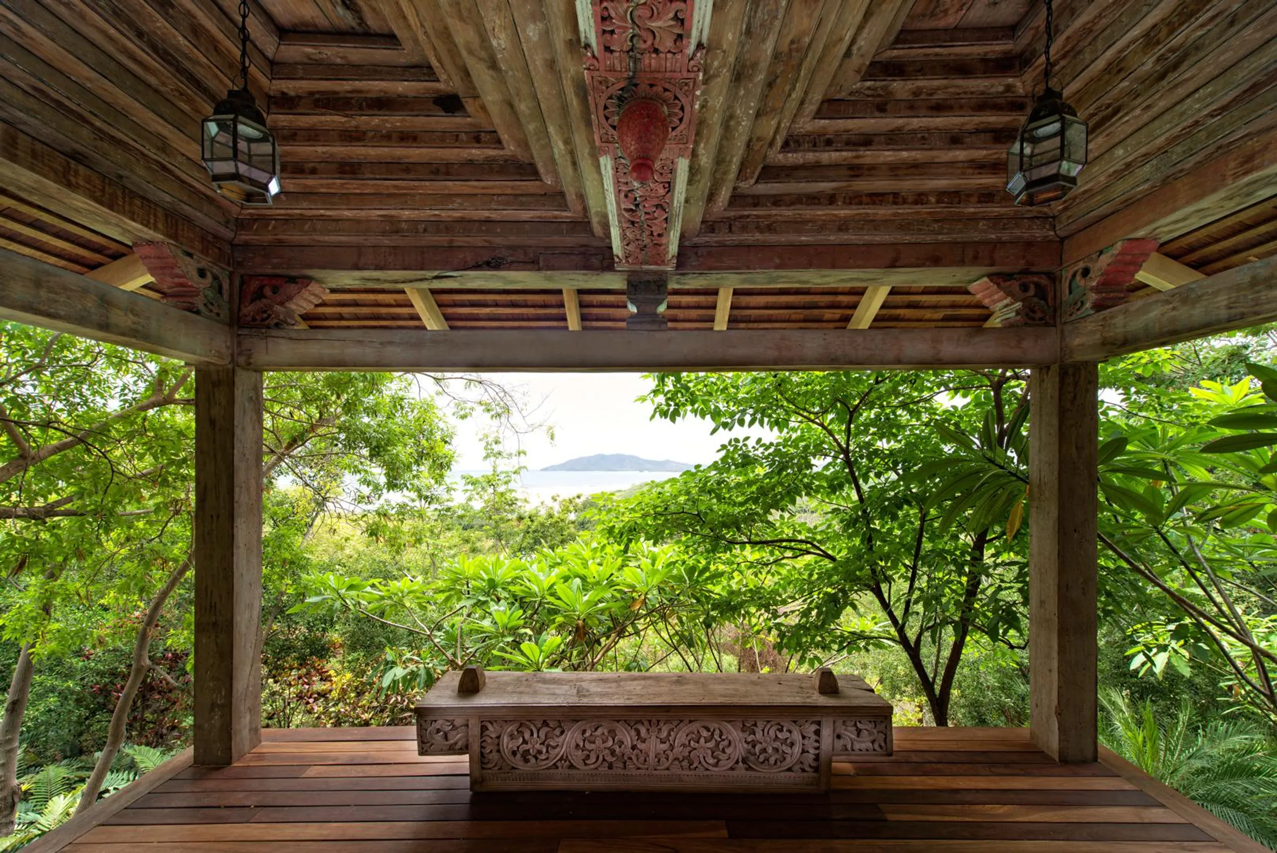Exquisite Tamarindo Villa with Infinity Pool and Dining Al-Fresco — photograph 7