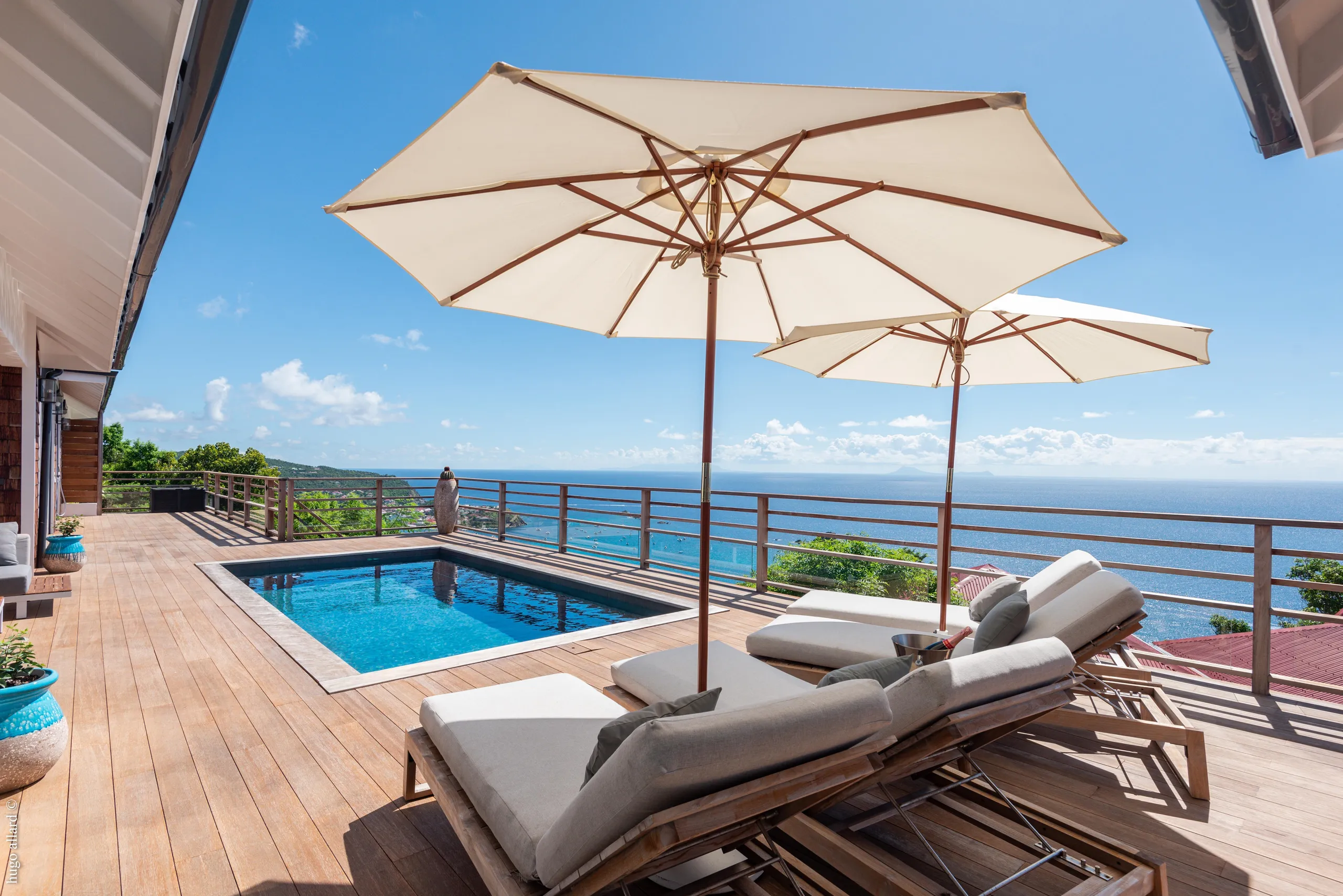 Exquisite Oceanside Villa with Private Pool and Sweeping Sea Views — photograph 4