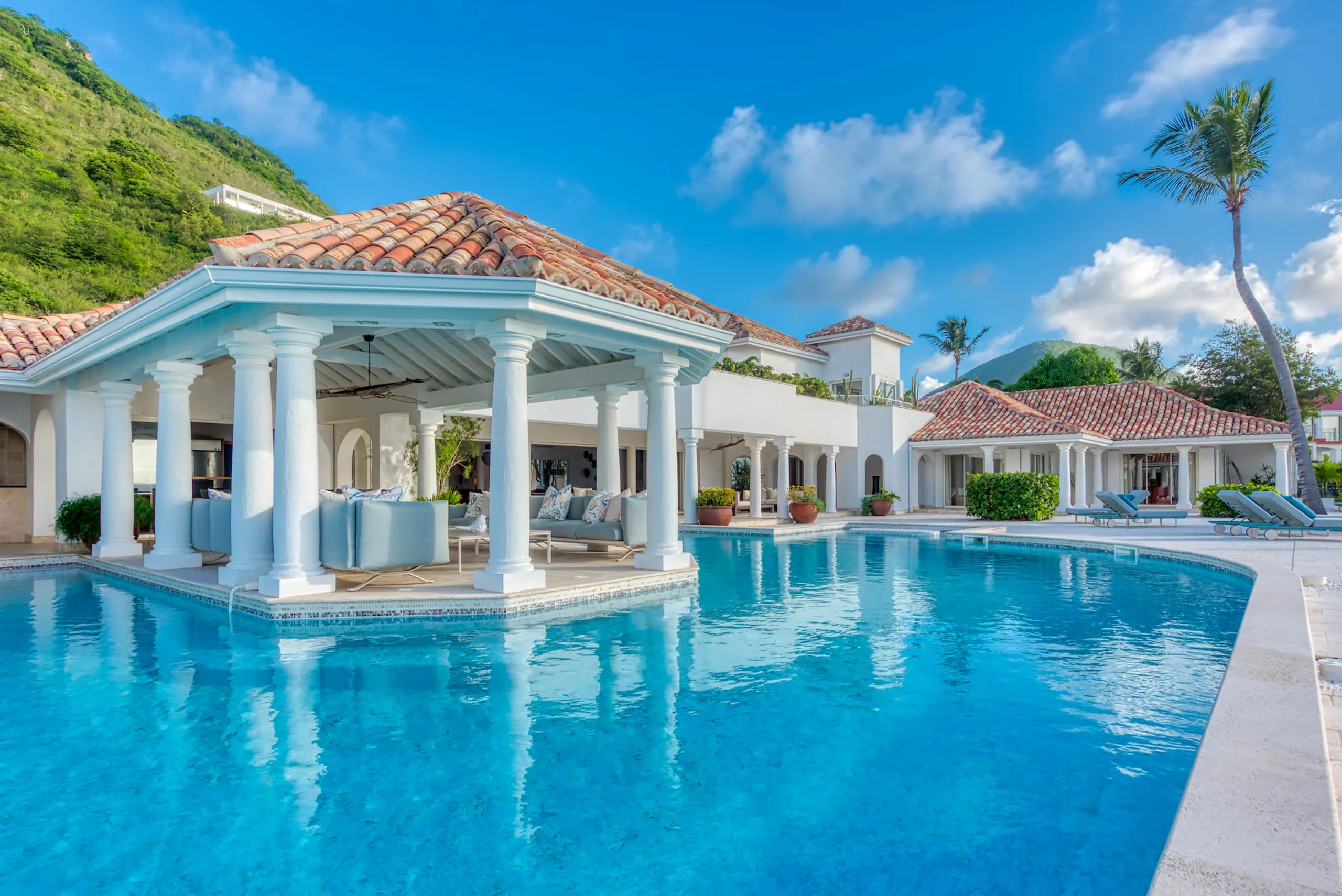 Opulent 6BR Villa with Infinity Pool and, Caribbean Sea Views, Grand Case