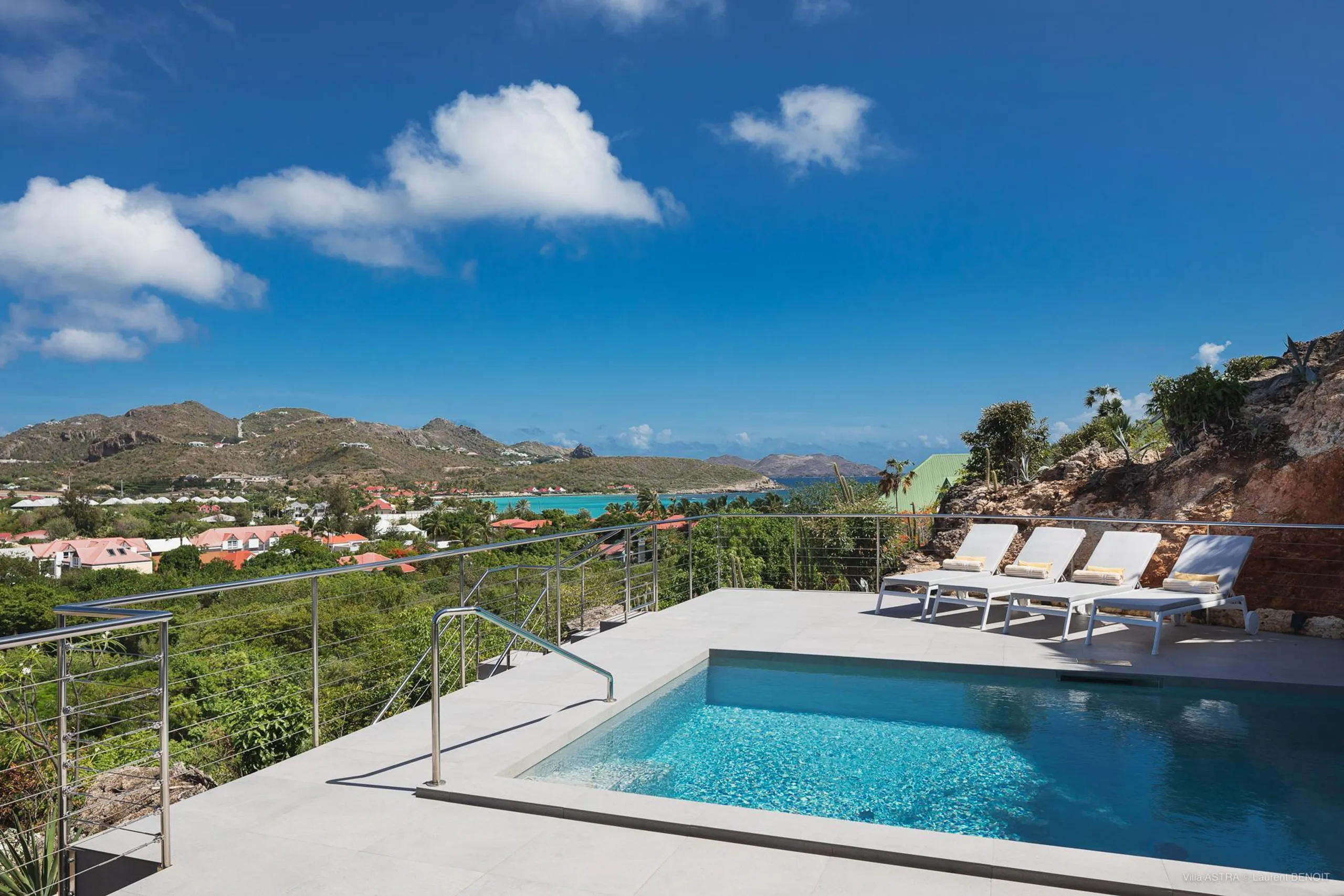 Stylish St. Jean Seaside Retreat with Private Pool and Zen Garden — photograph 5