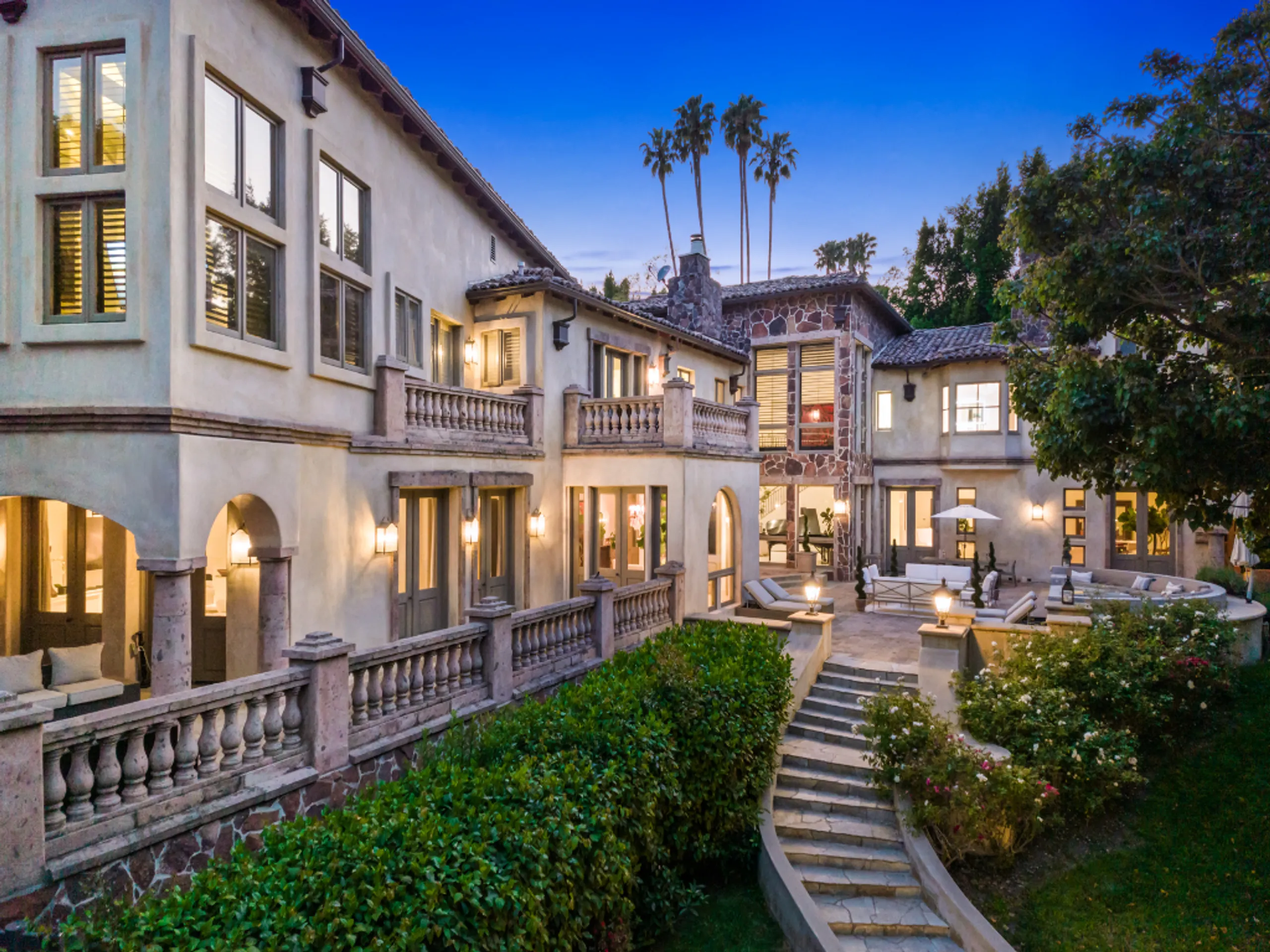 Majestic 12,000 Sq.Ft. Tuscan Estate with Pool, Spas & Recording Studio — photograph 5