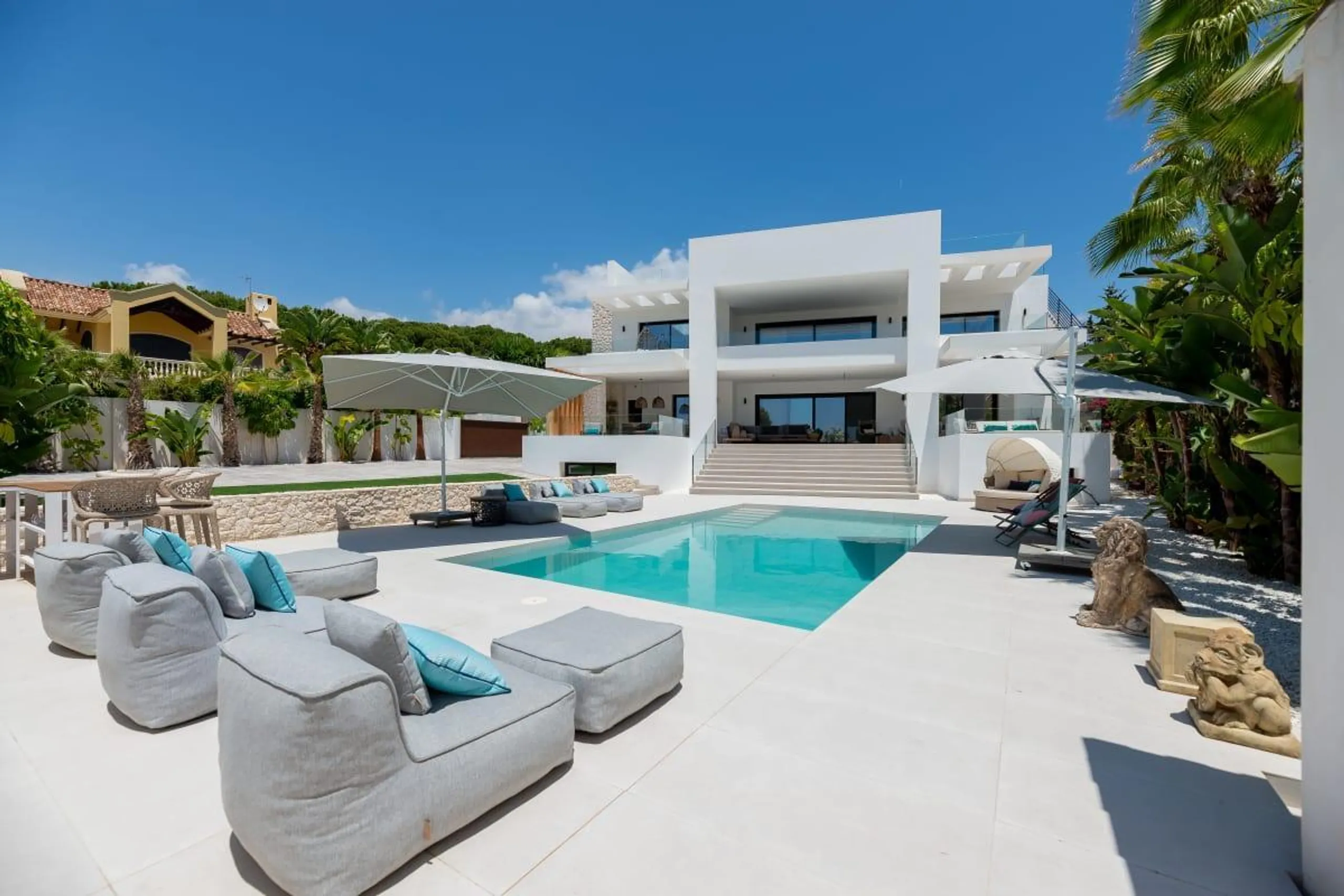 Contemporary Modern Estate with Private Pool and Breathtaking Panoramic Views, Marbella